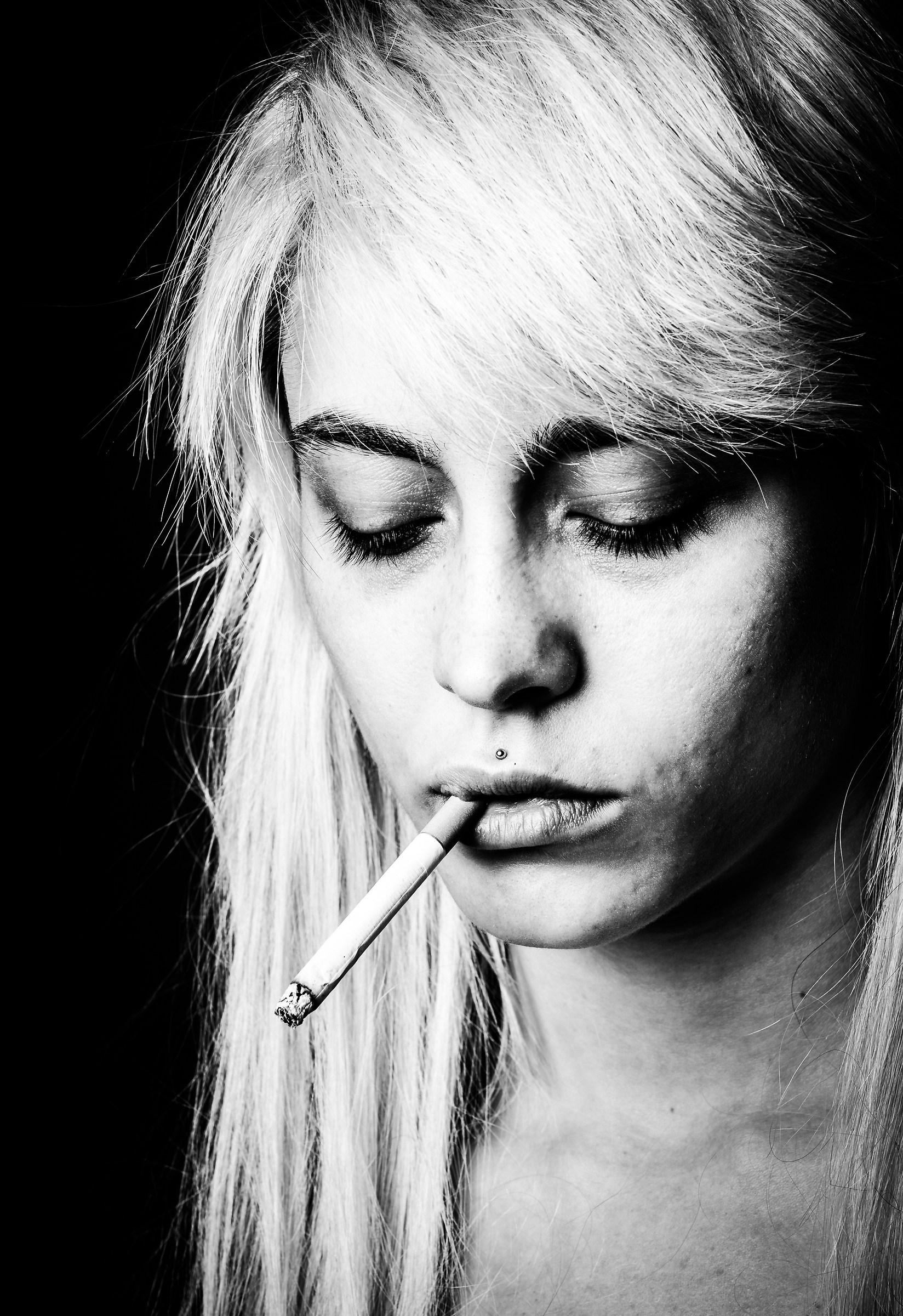 That smell cigarette