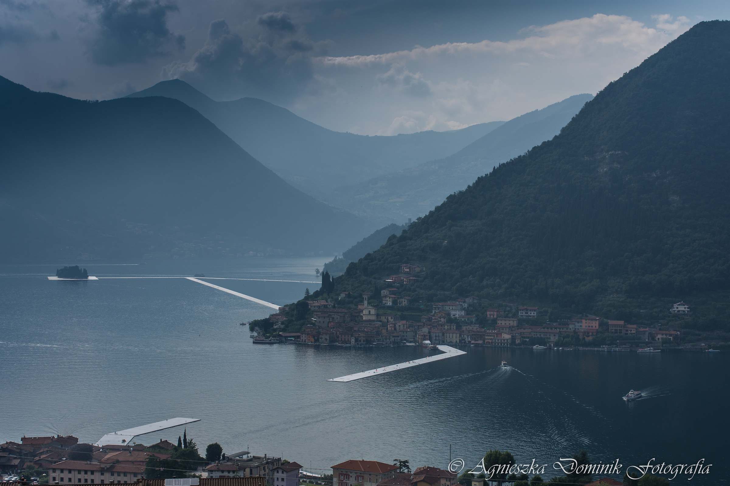 The floating piers