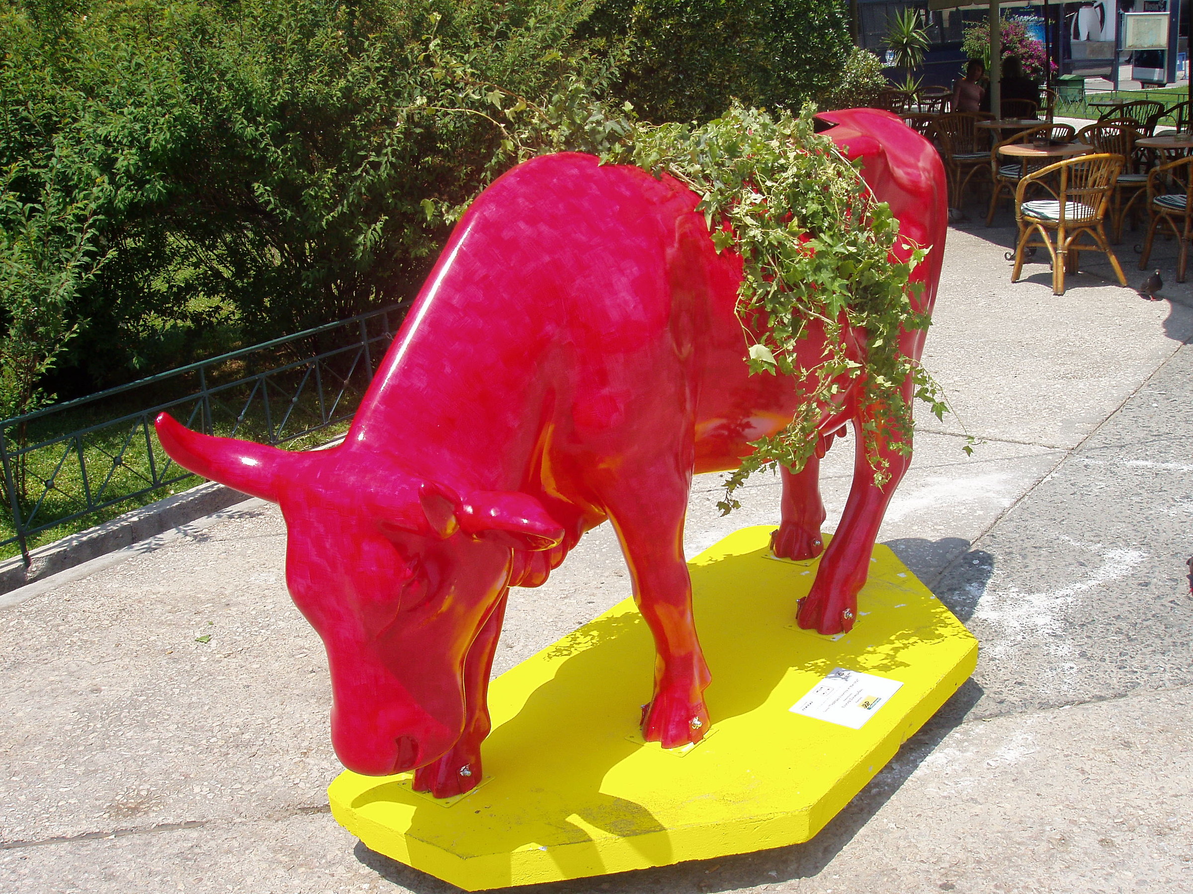 Cow 04 - The Art in the streets of Athens