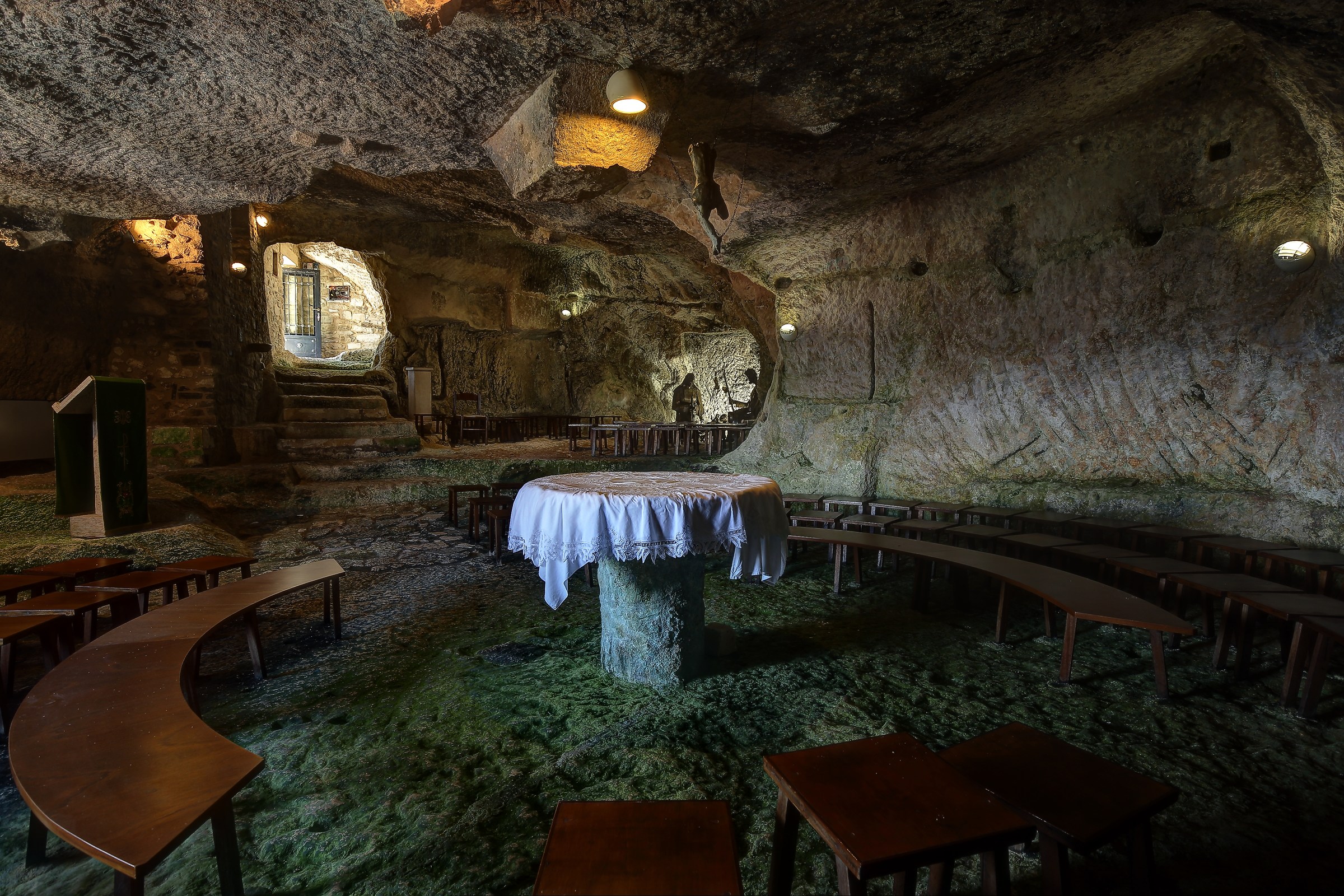 Pietracupa(CB) - La chiesa nella grotta