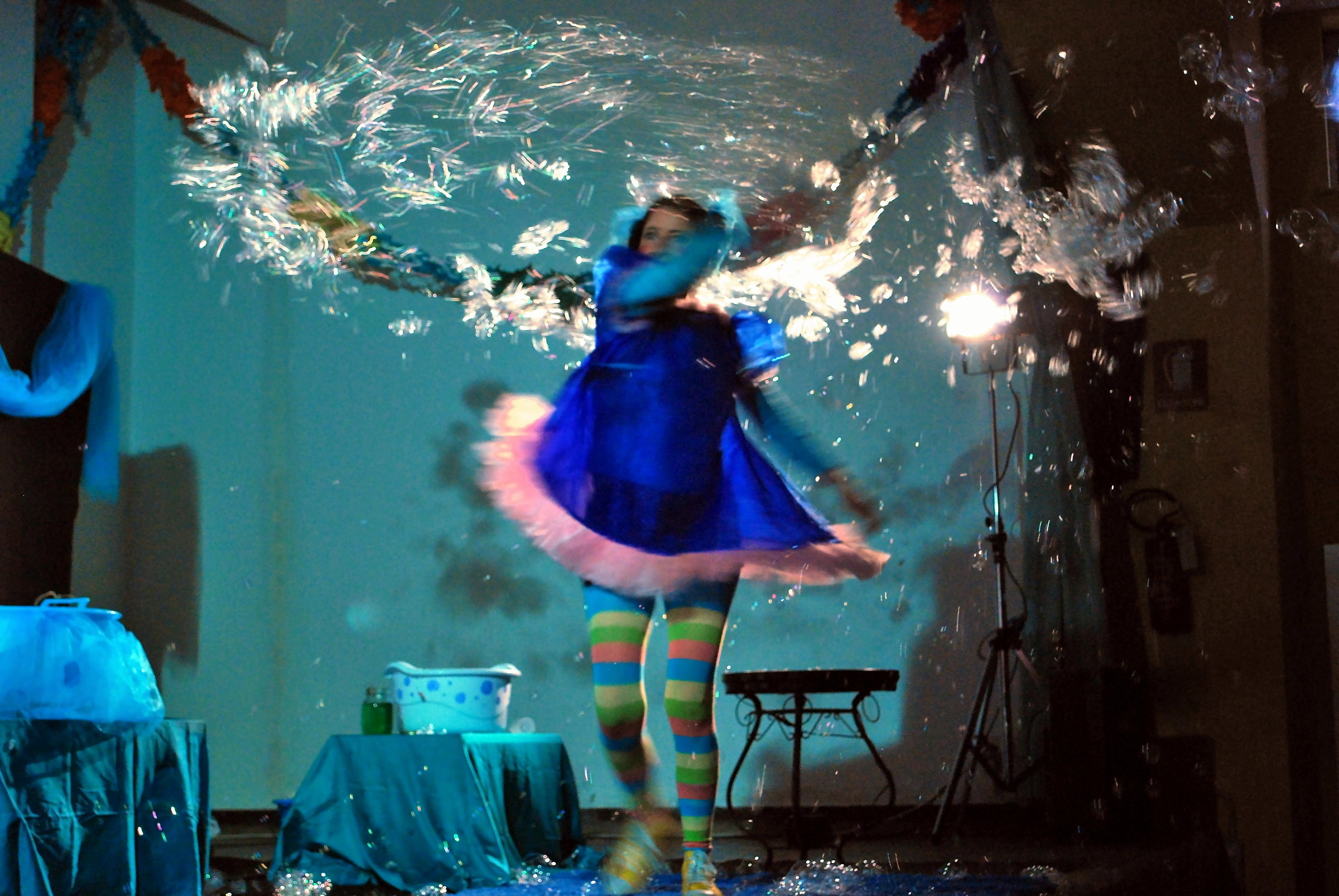 Frenzy of water bubbles