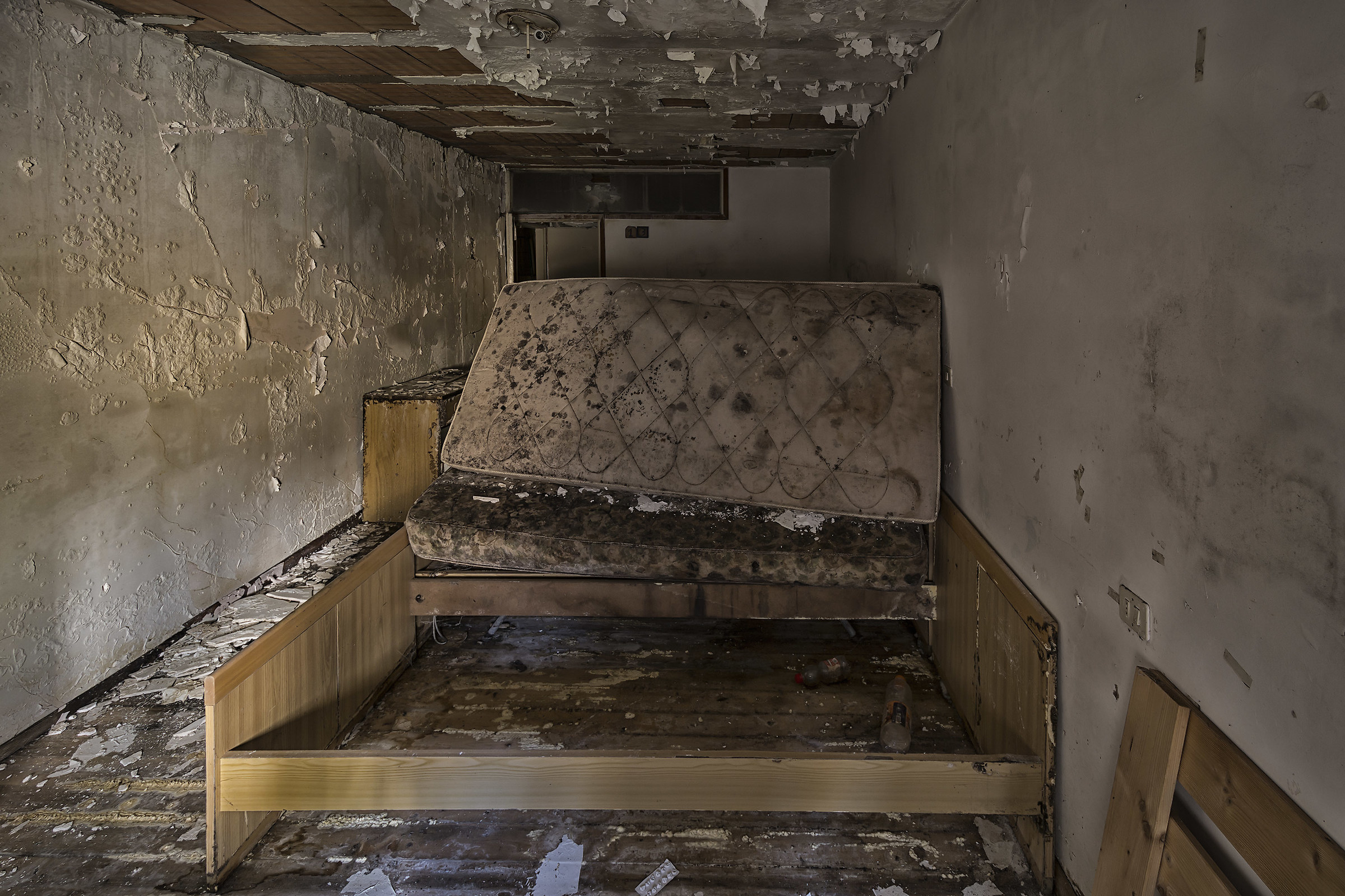 Hotels ... abandoned ...