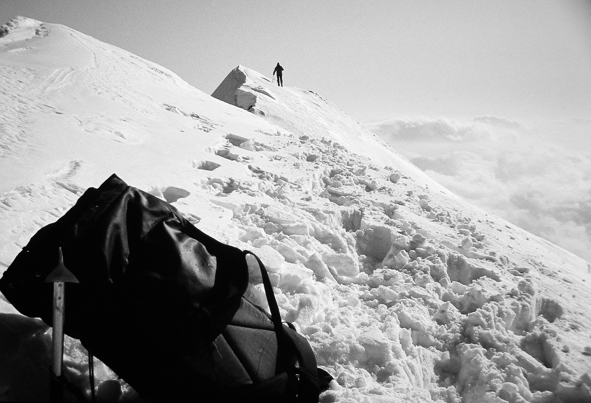 Final steps towards the Summit - March 1983 - copia.jpg