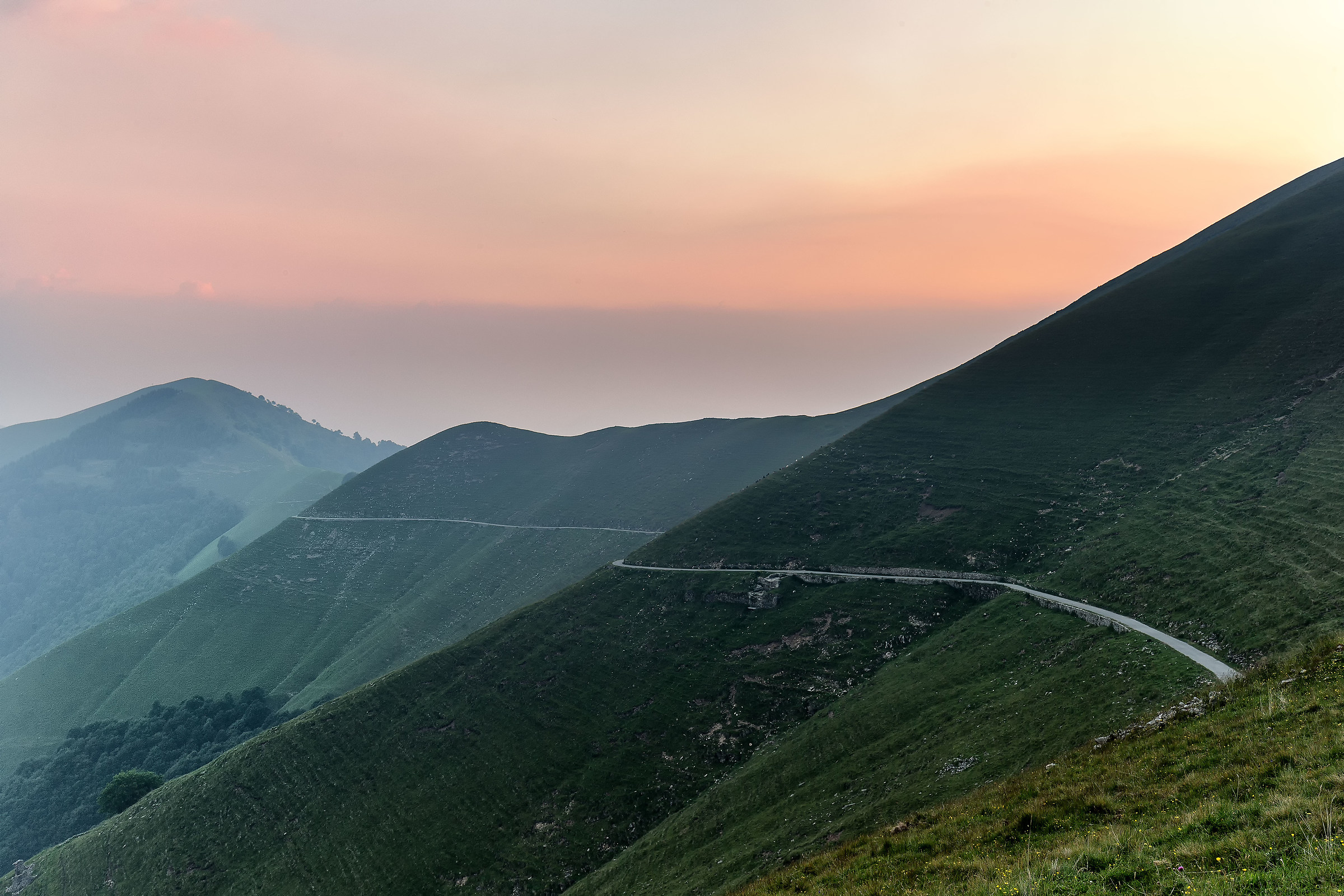 Sunset over the mountains Larian