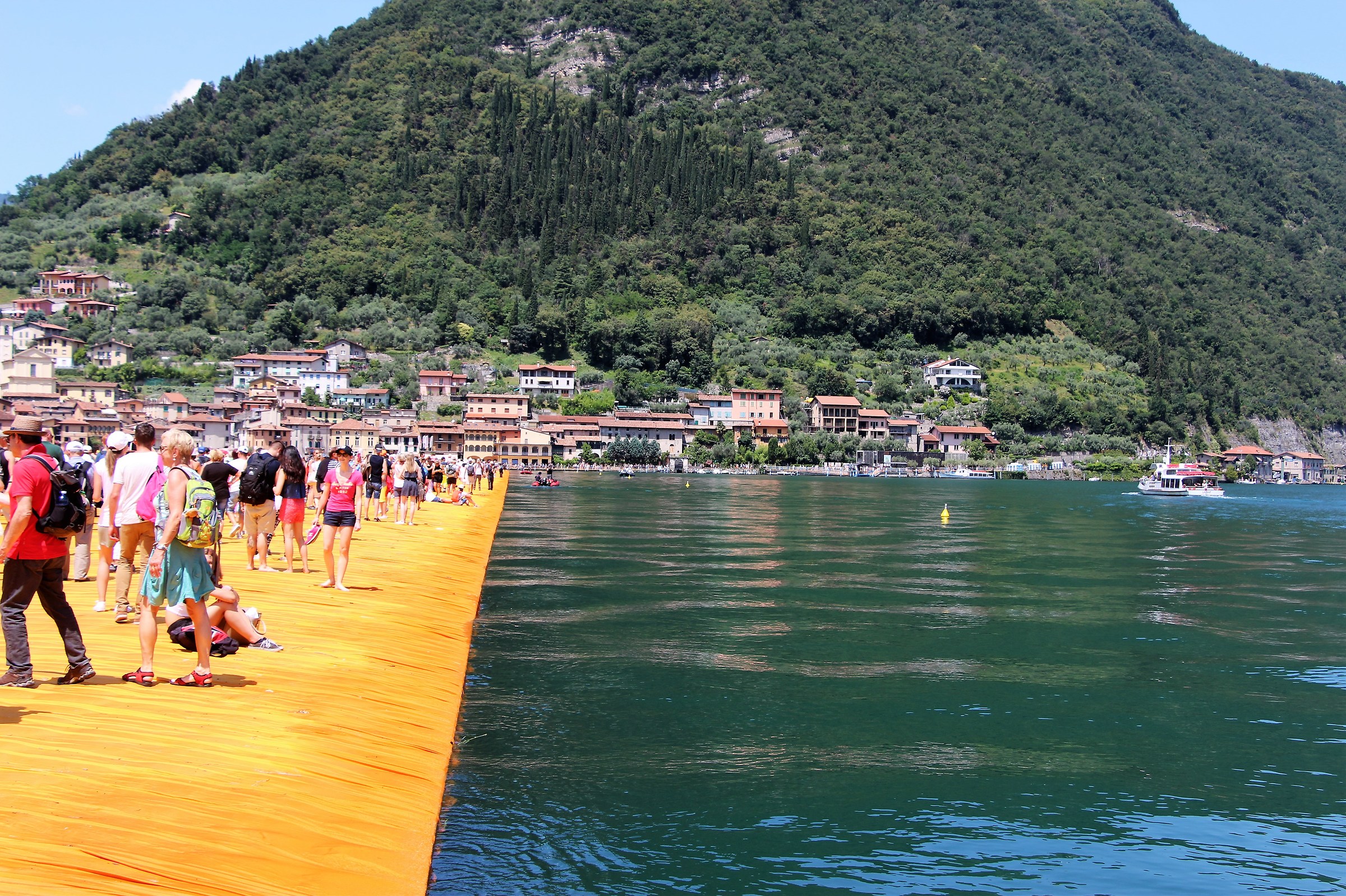 Lago D'Iseo camminando sull'acqua