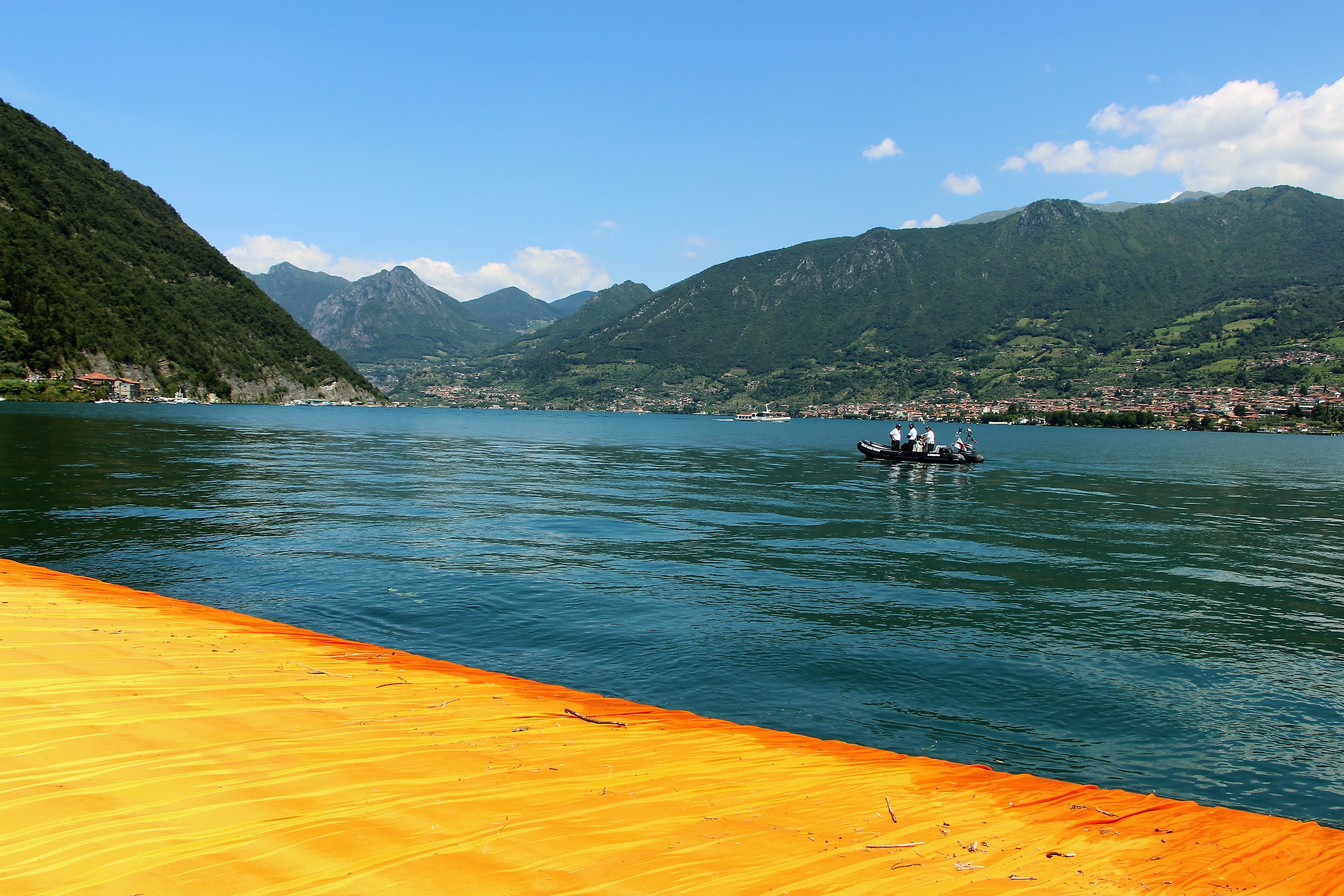 Lago D'Iseo camminando sull'acqua