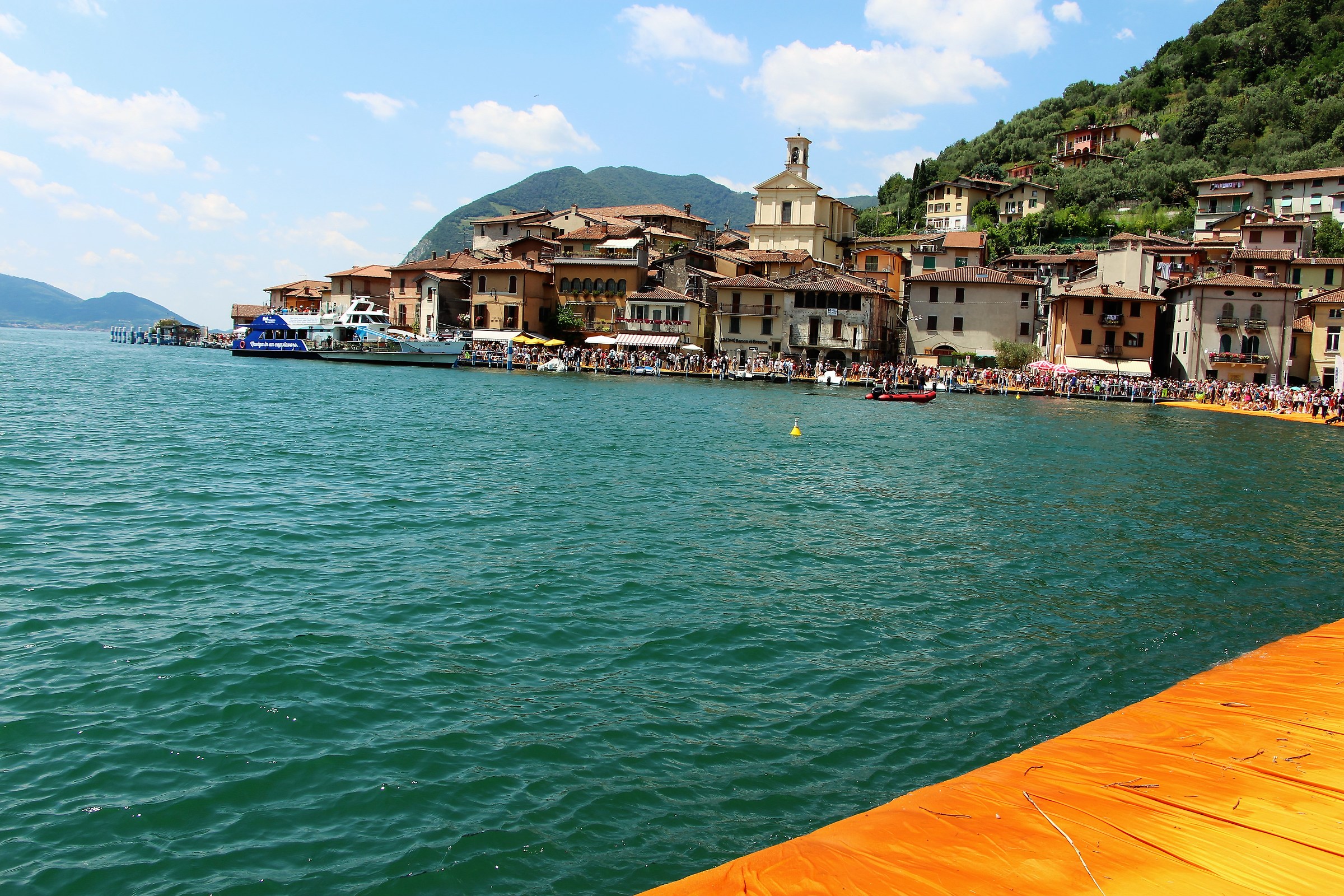 Lago D'Iseo camminando sull'acqua