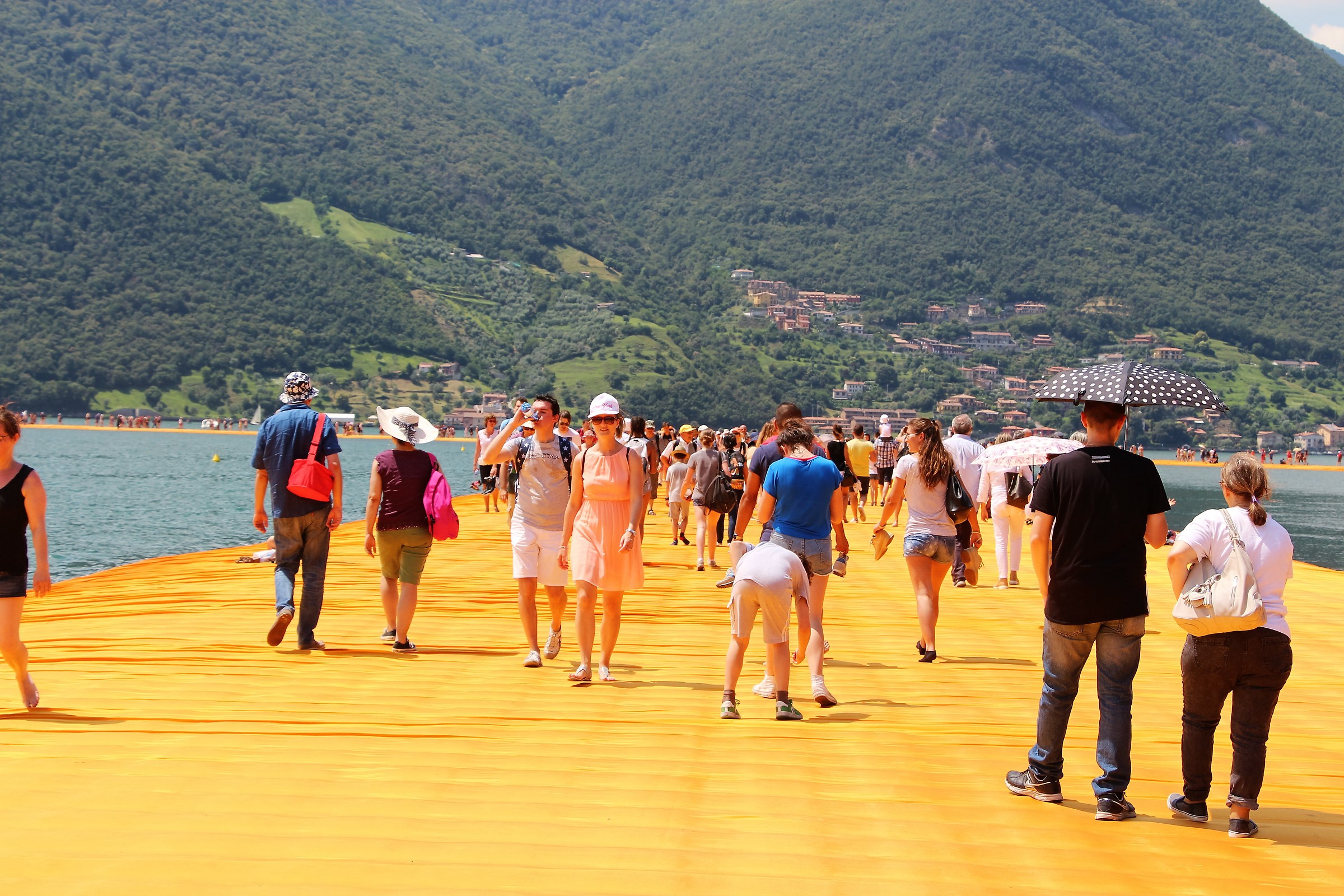 Lago d'Iseo camminando sull'acqua