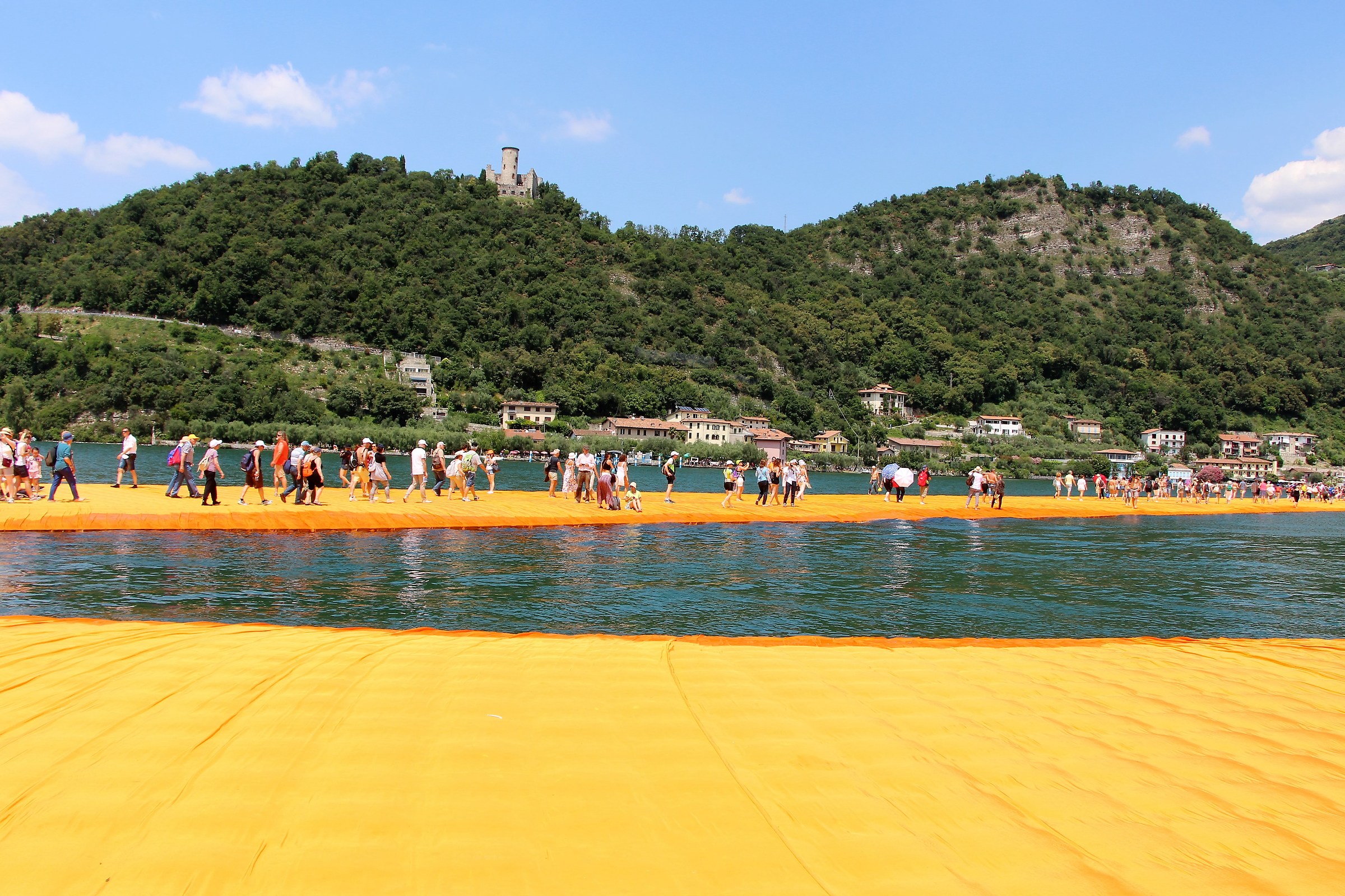 Lago D'Iseo camminando sull'acqua