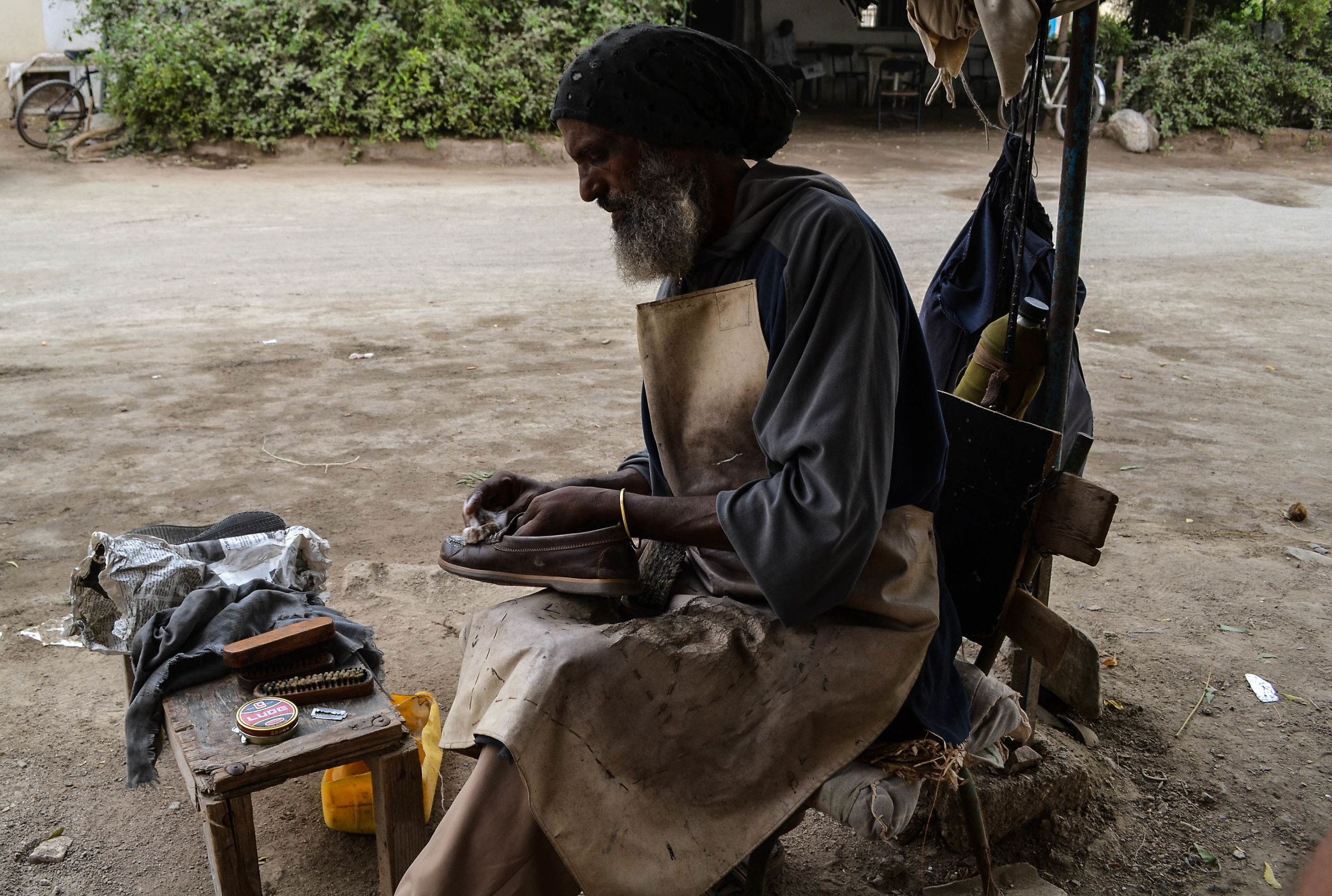 Shoe Shine; that dignity