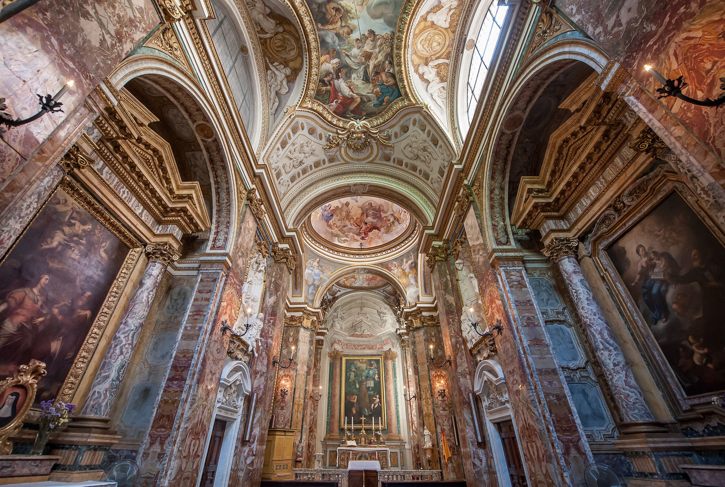 Roma-La piccola S.Nicola dei Lorenesi