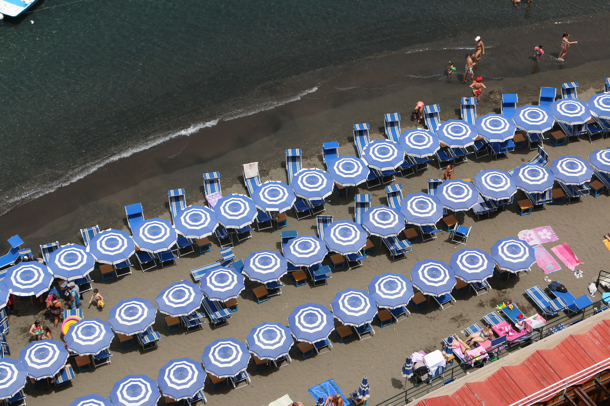 Guardando da sopra in giu. - 1 -