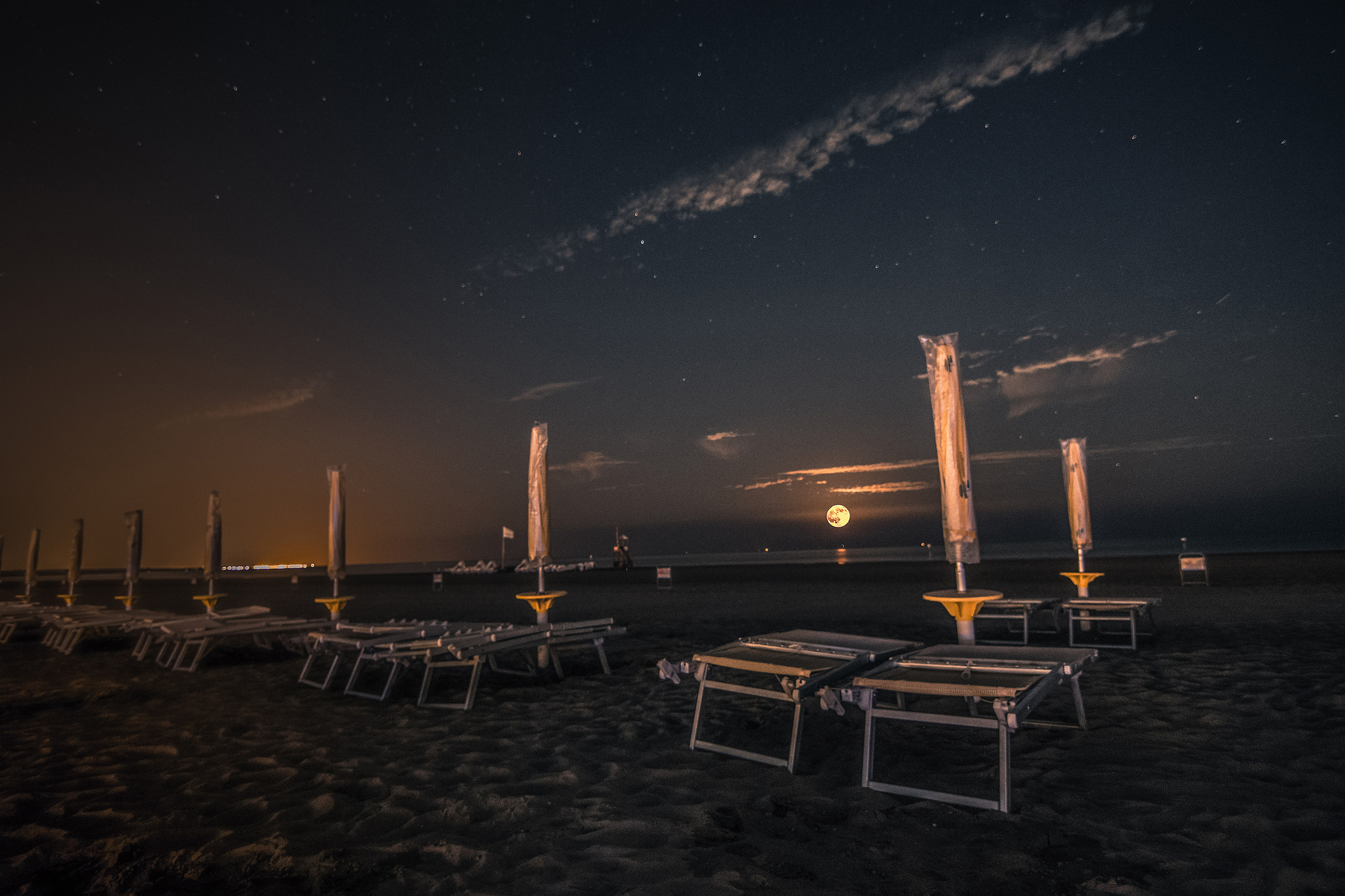 Full moon on spiaggi Caorle