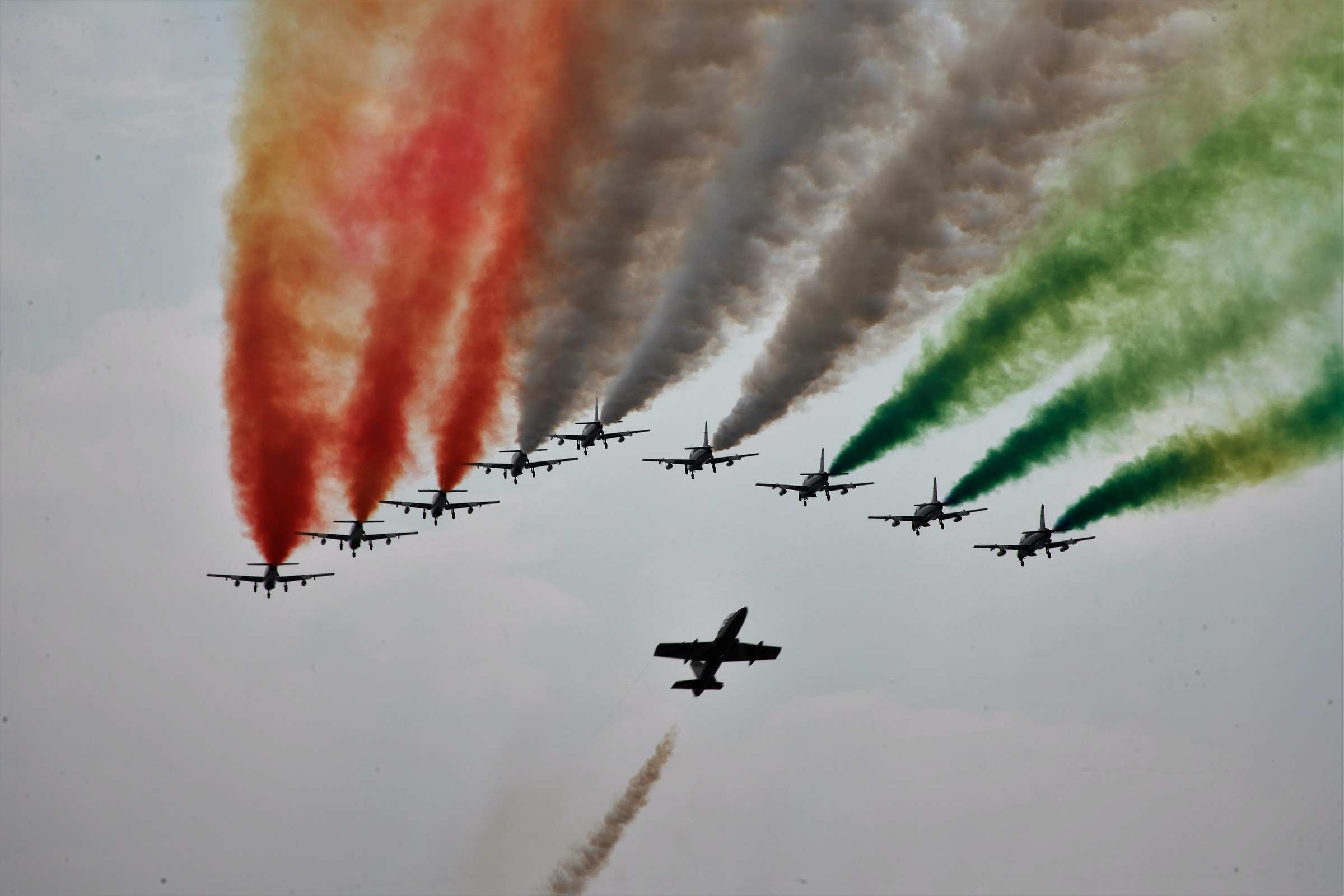 Frecce tricolore sul lago maggiore 3