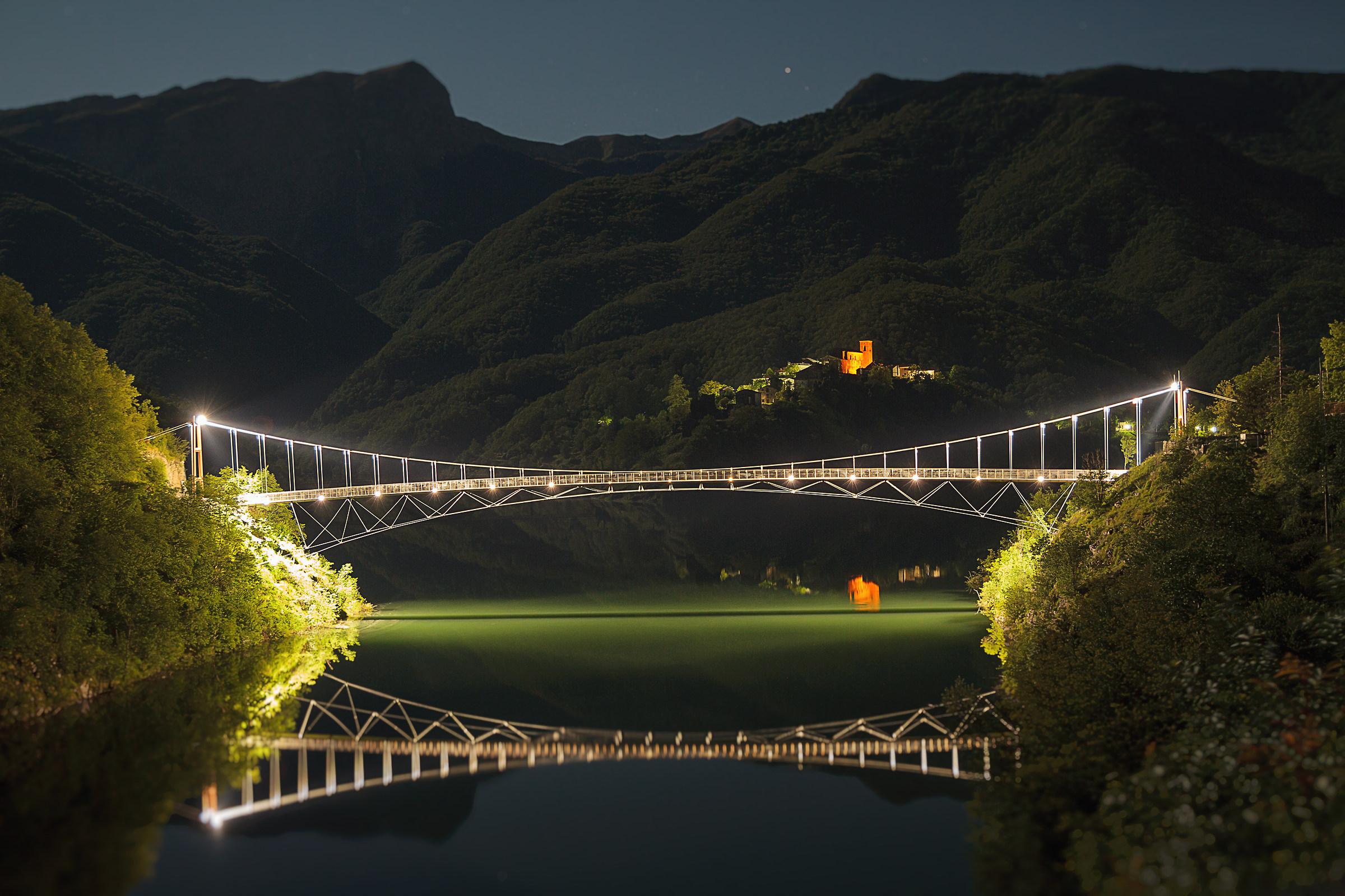 The suspension bridge dedicated to Marò