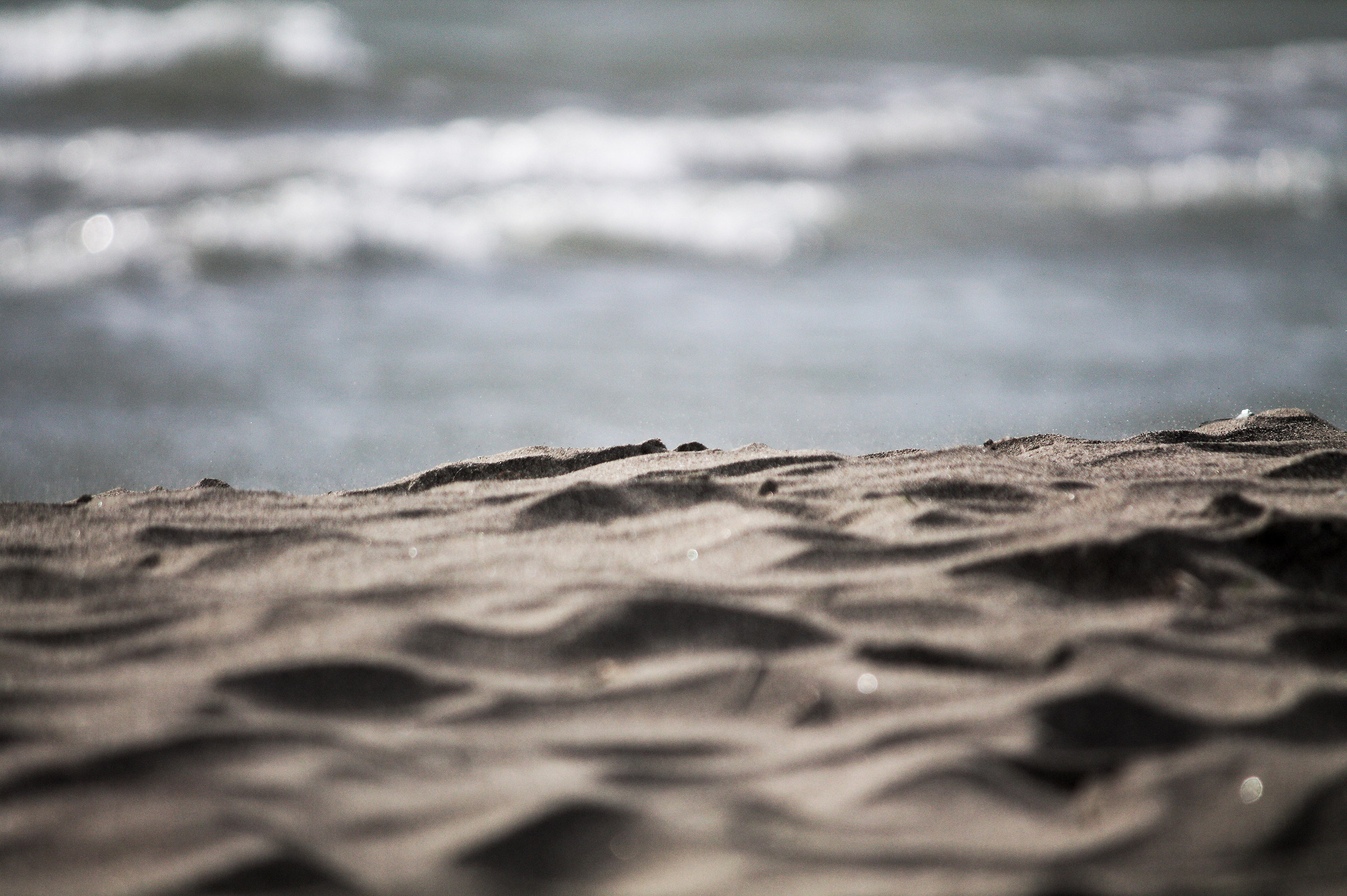 Il mare oltre la sabbia