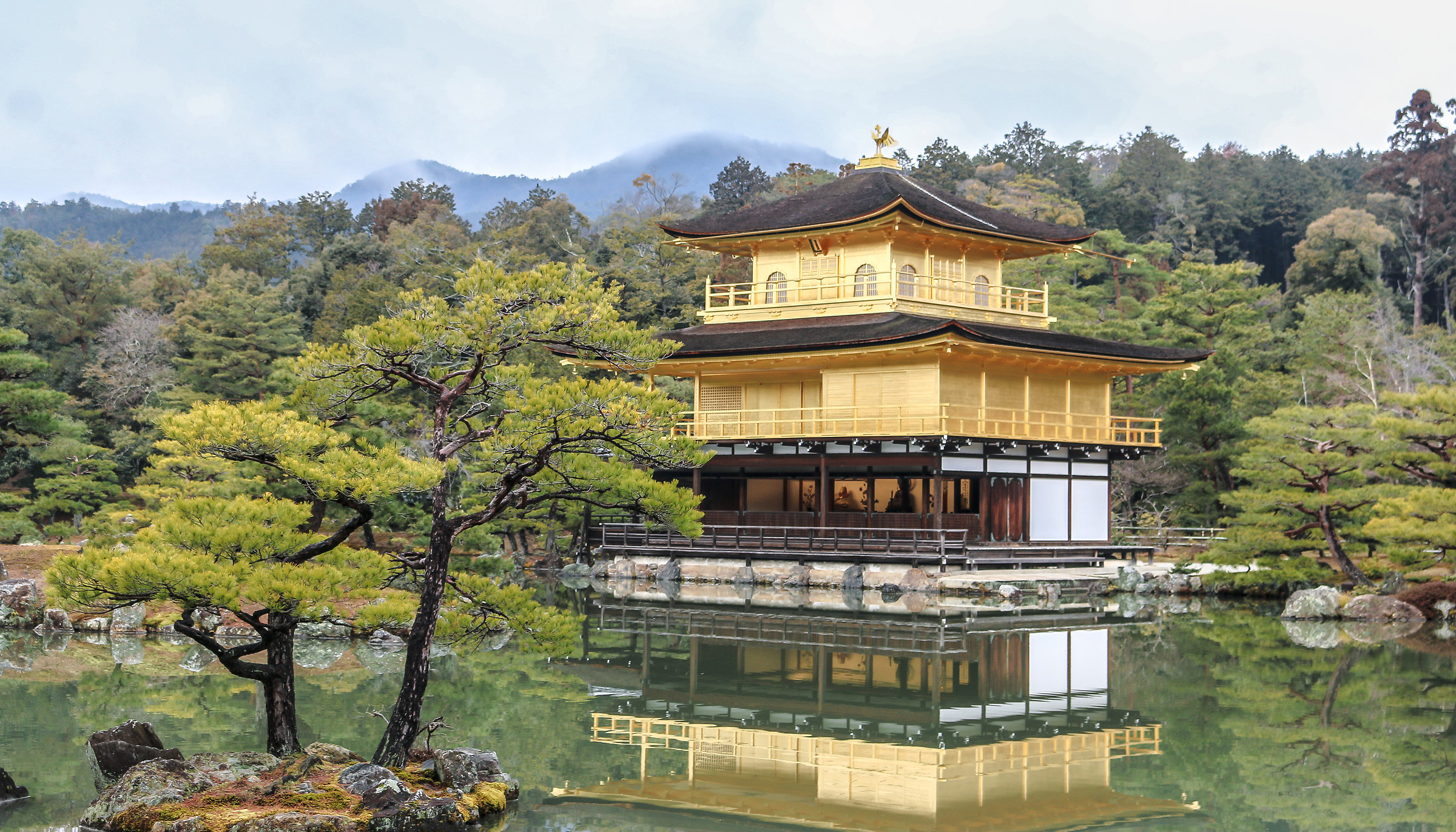 Kinkakuji golden temple in Kyoto