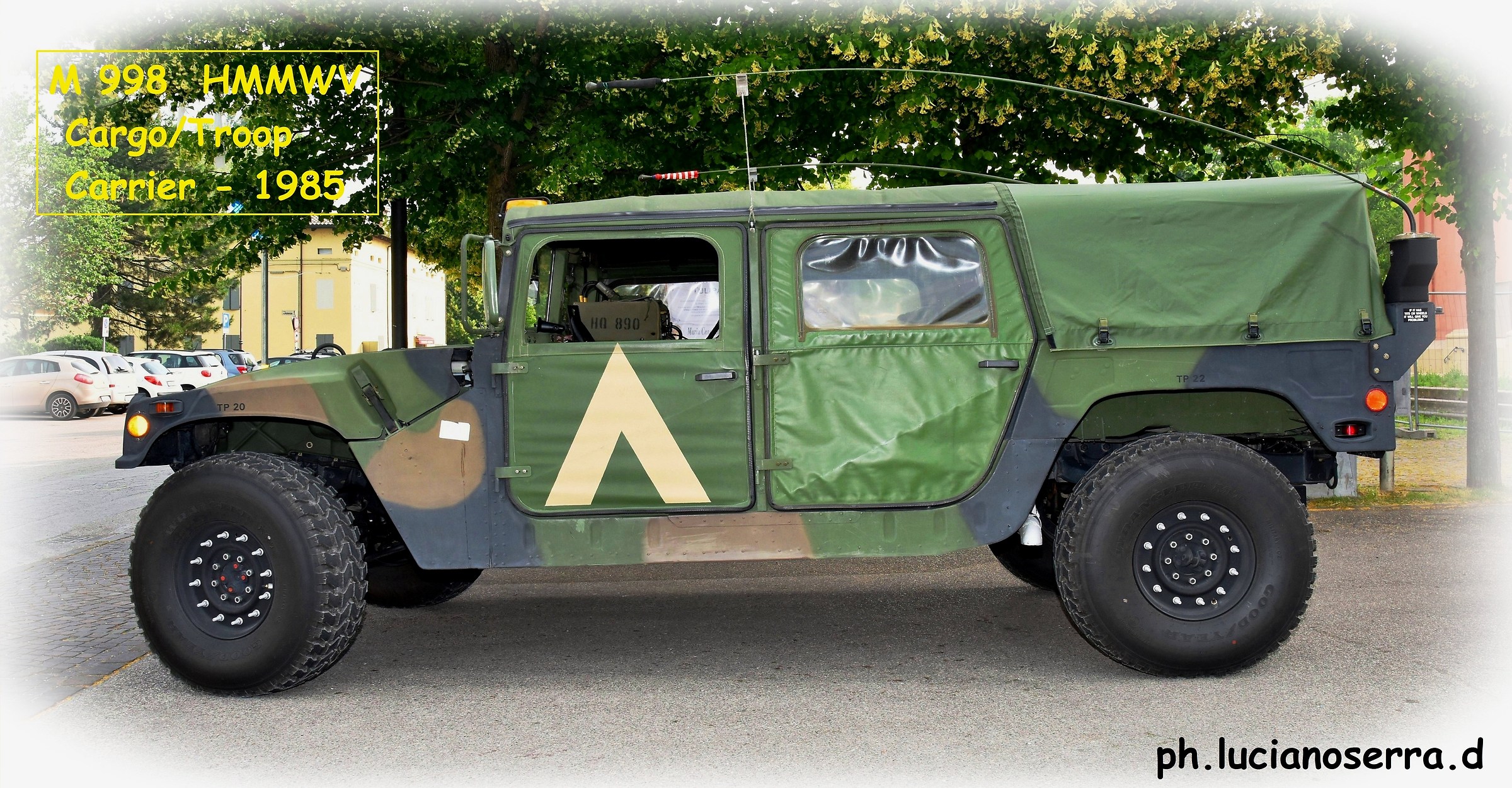M 998 hmmwv Cargo / Troop Carrier - 1985