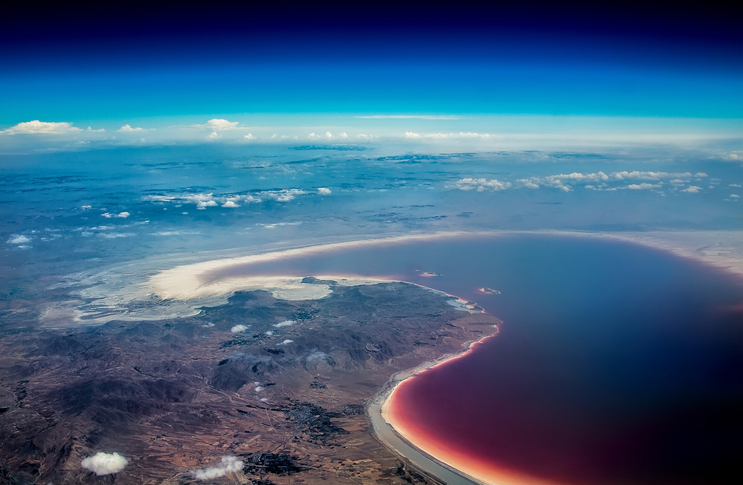 Lago Urmia e il fenomeno della marea rossa
