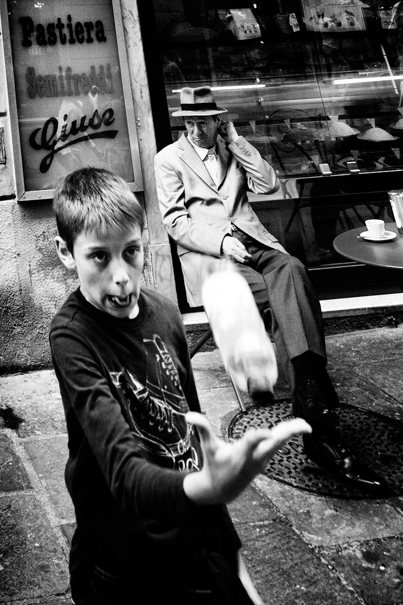 The Juggler. Genoa, Caruggi