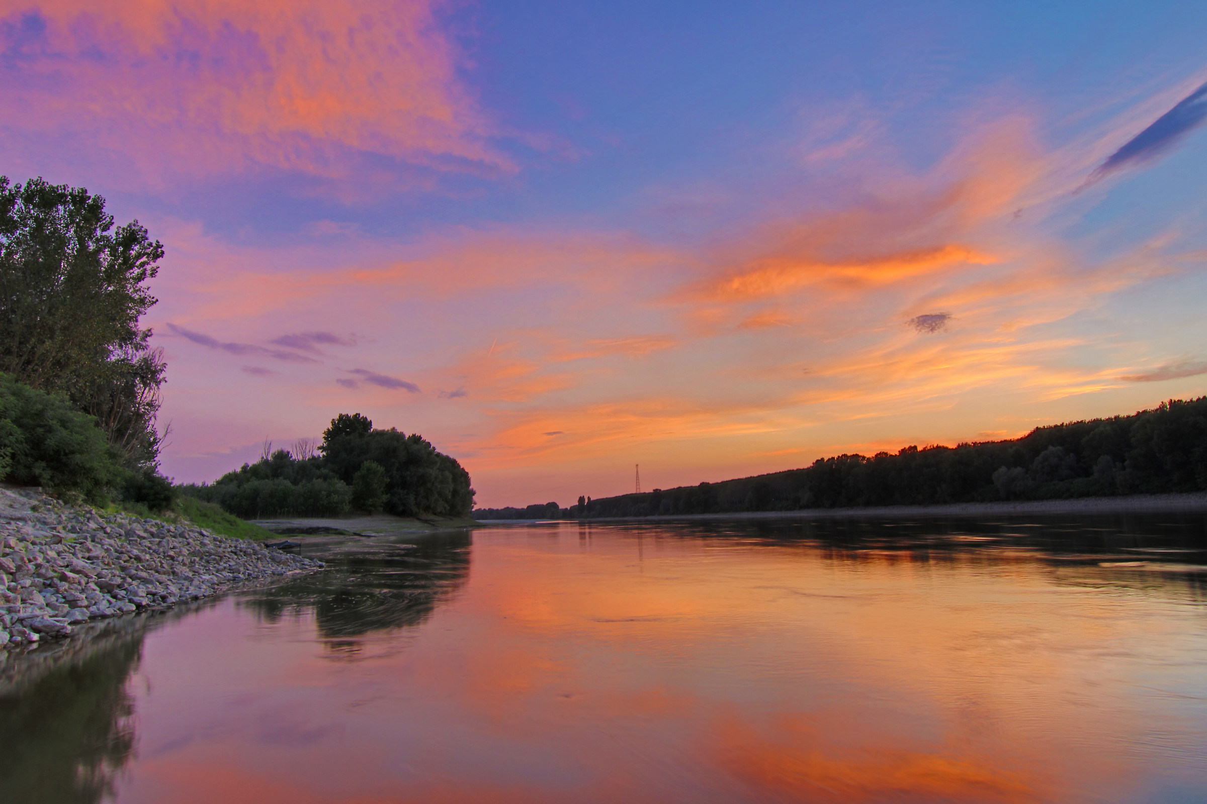 Po, il grande fiume al tramonto