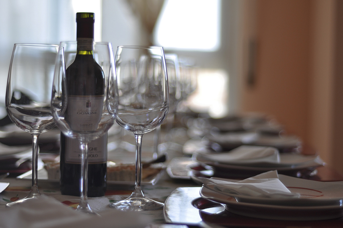 Waiting for friends ...