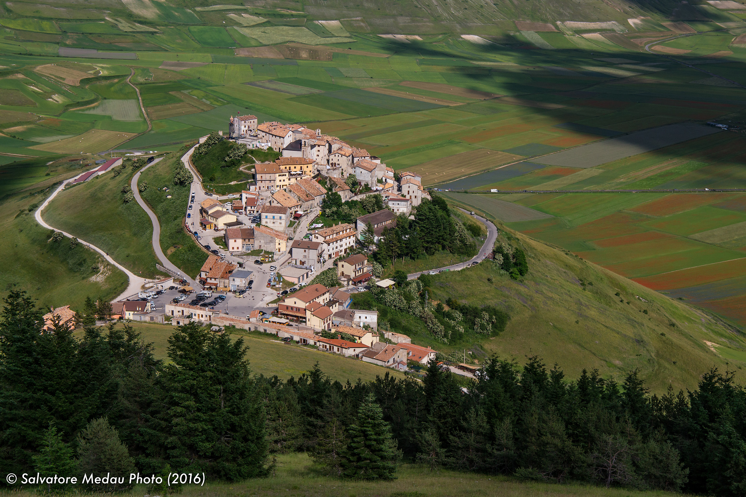 Castelluccio, salendo al Monte Veletta