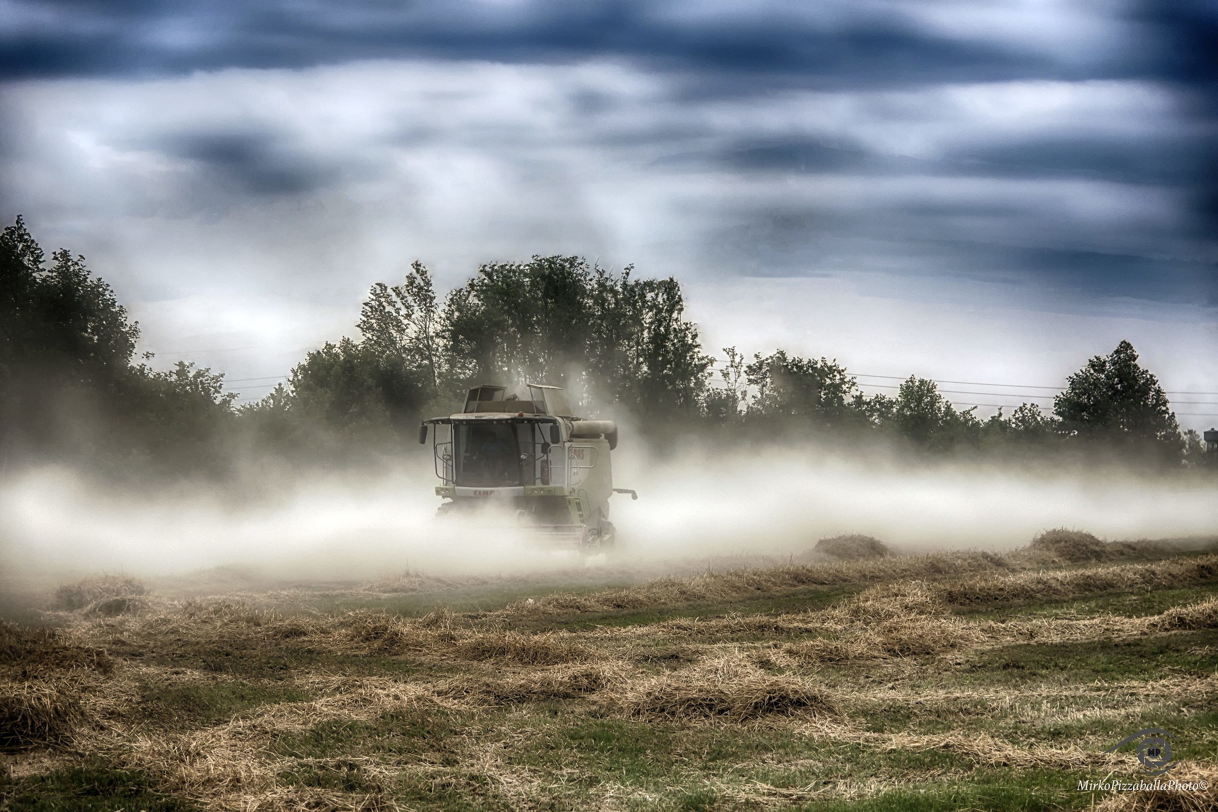 mietitrebbia impolverate