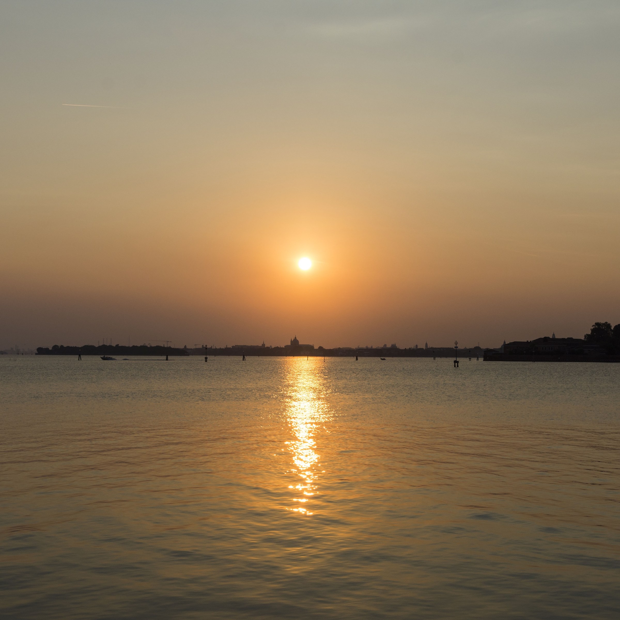 Tramonto dal lido di Venezia