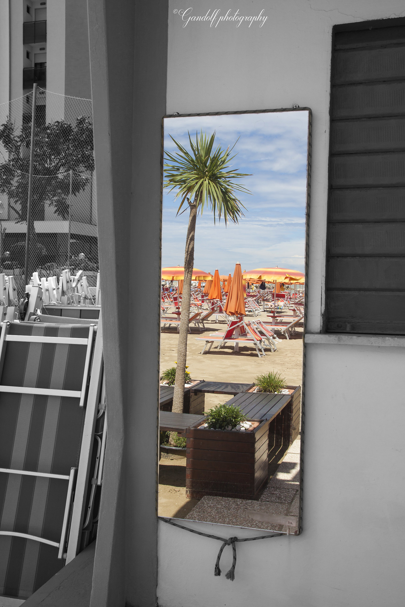 Tutto in uno specchio