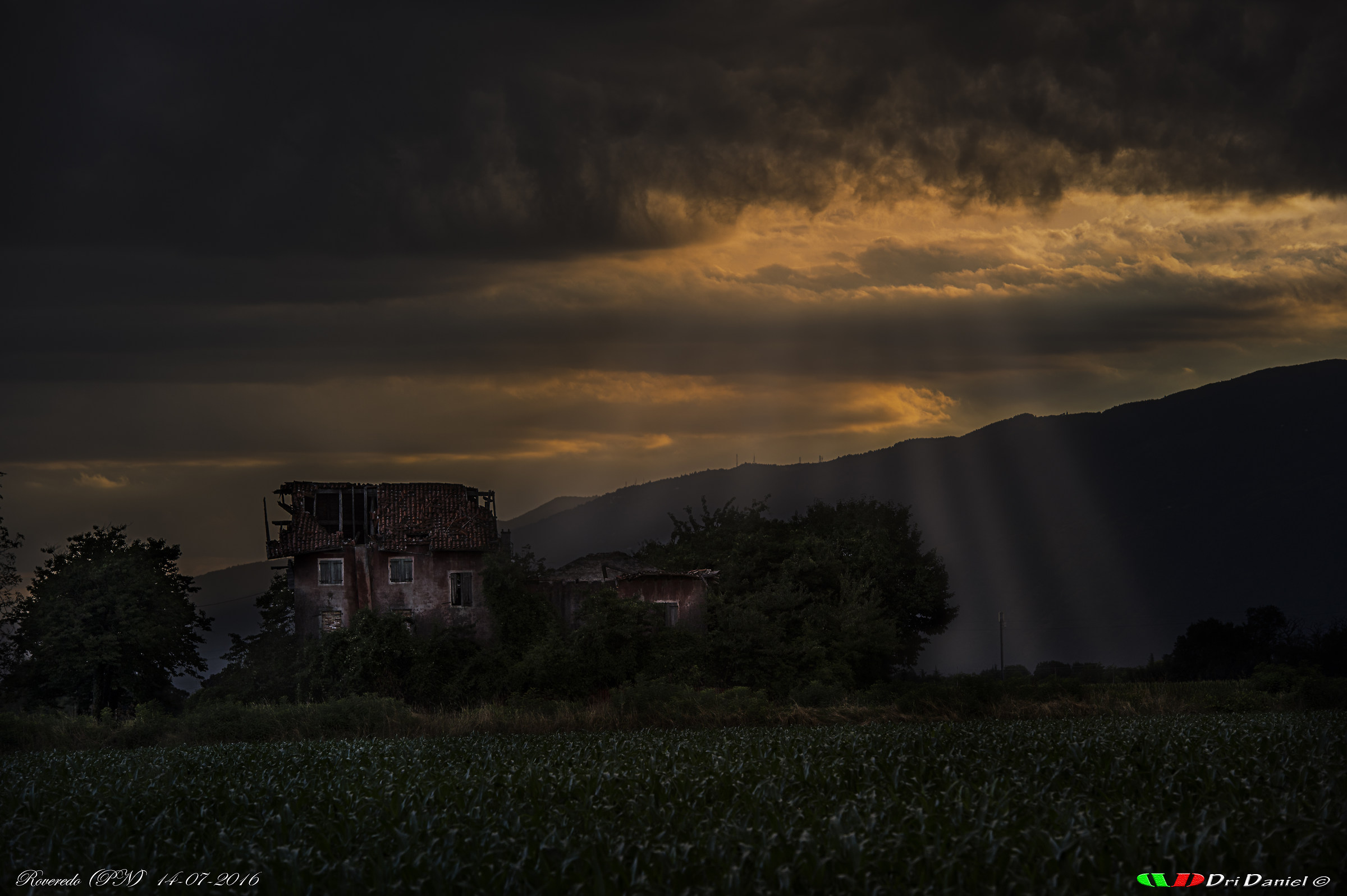 Ed il cielo si scurì... e poi si vide la luce
