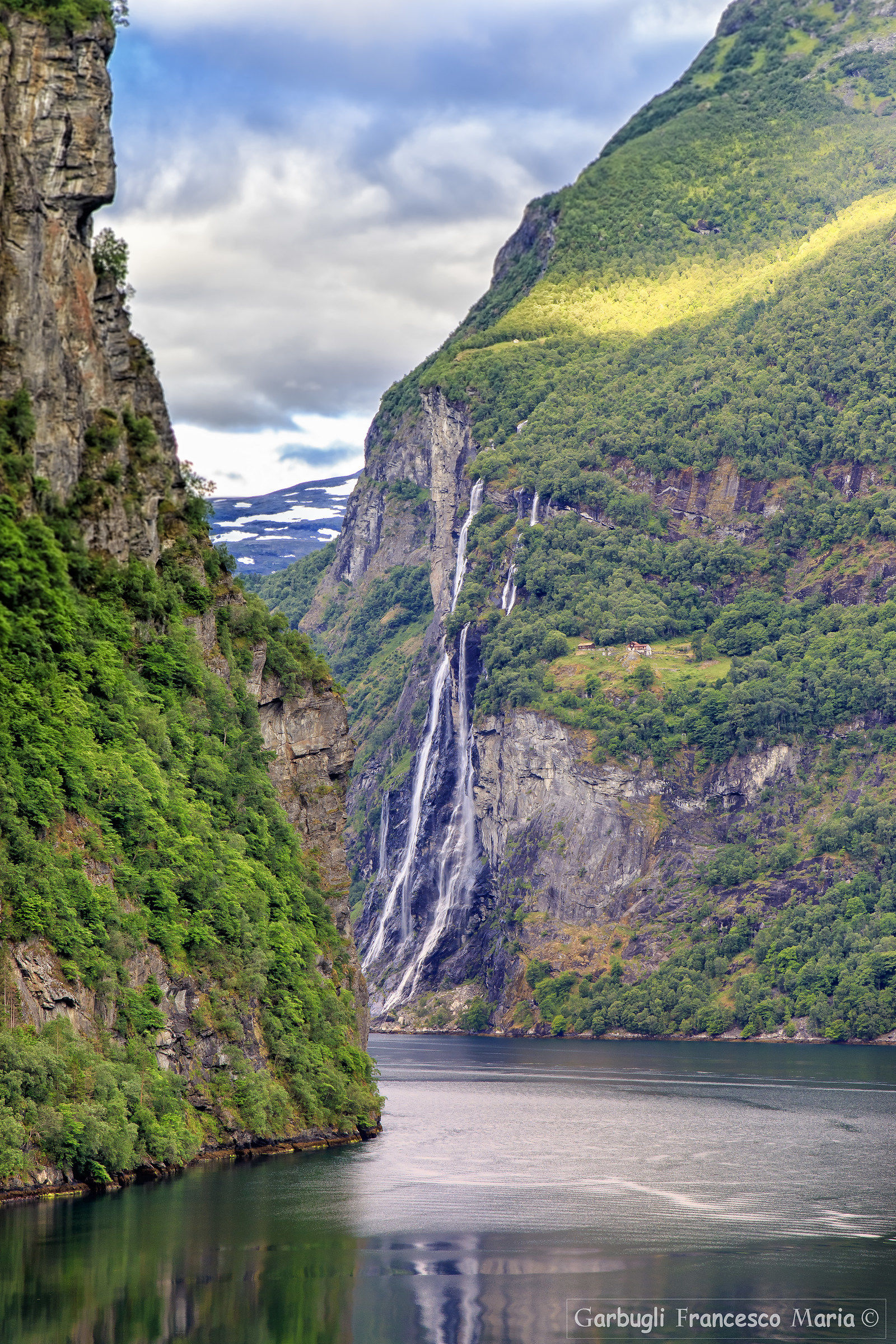 Navigando il Fiordo di Gerainger