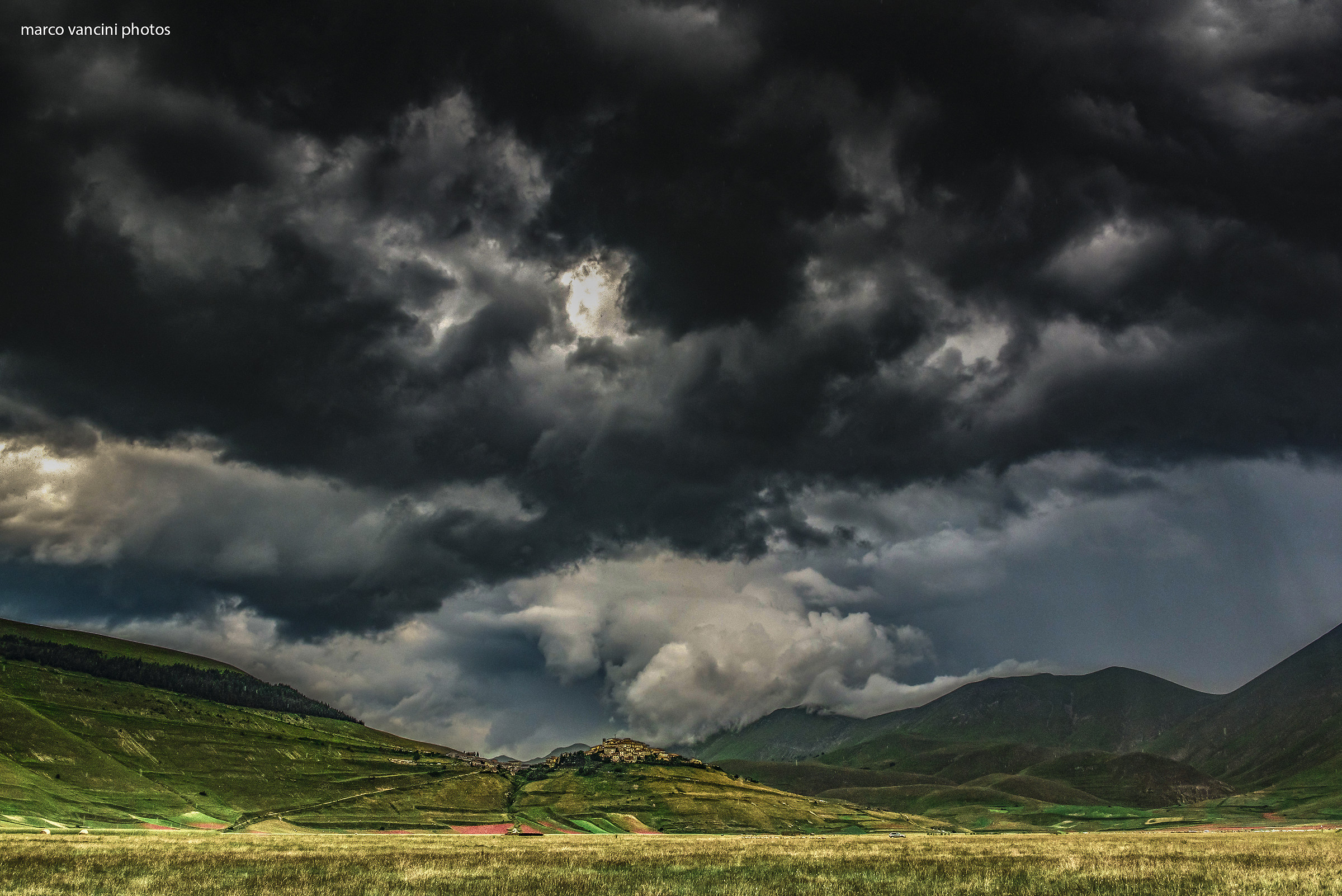 Era previsto poco o parzialmente nuvoloso....