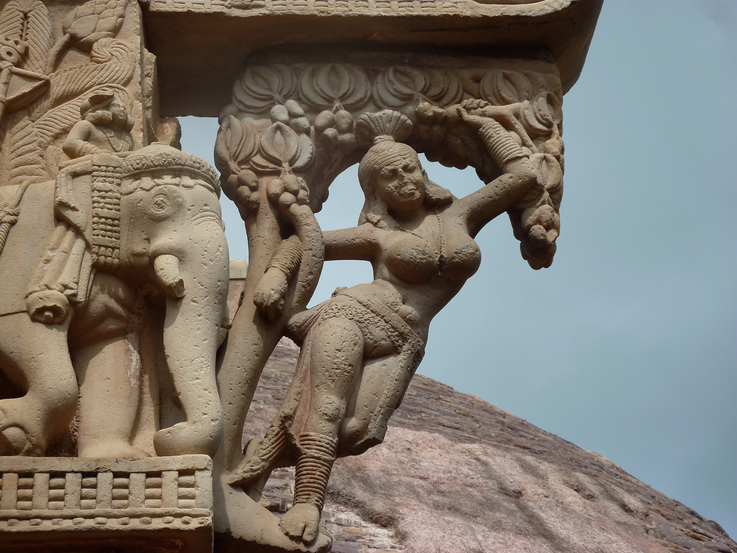 Sanchi_Grande stupa_Torana orientale_Salabhanjika