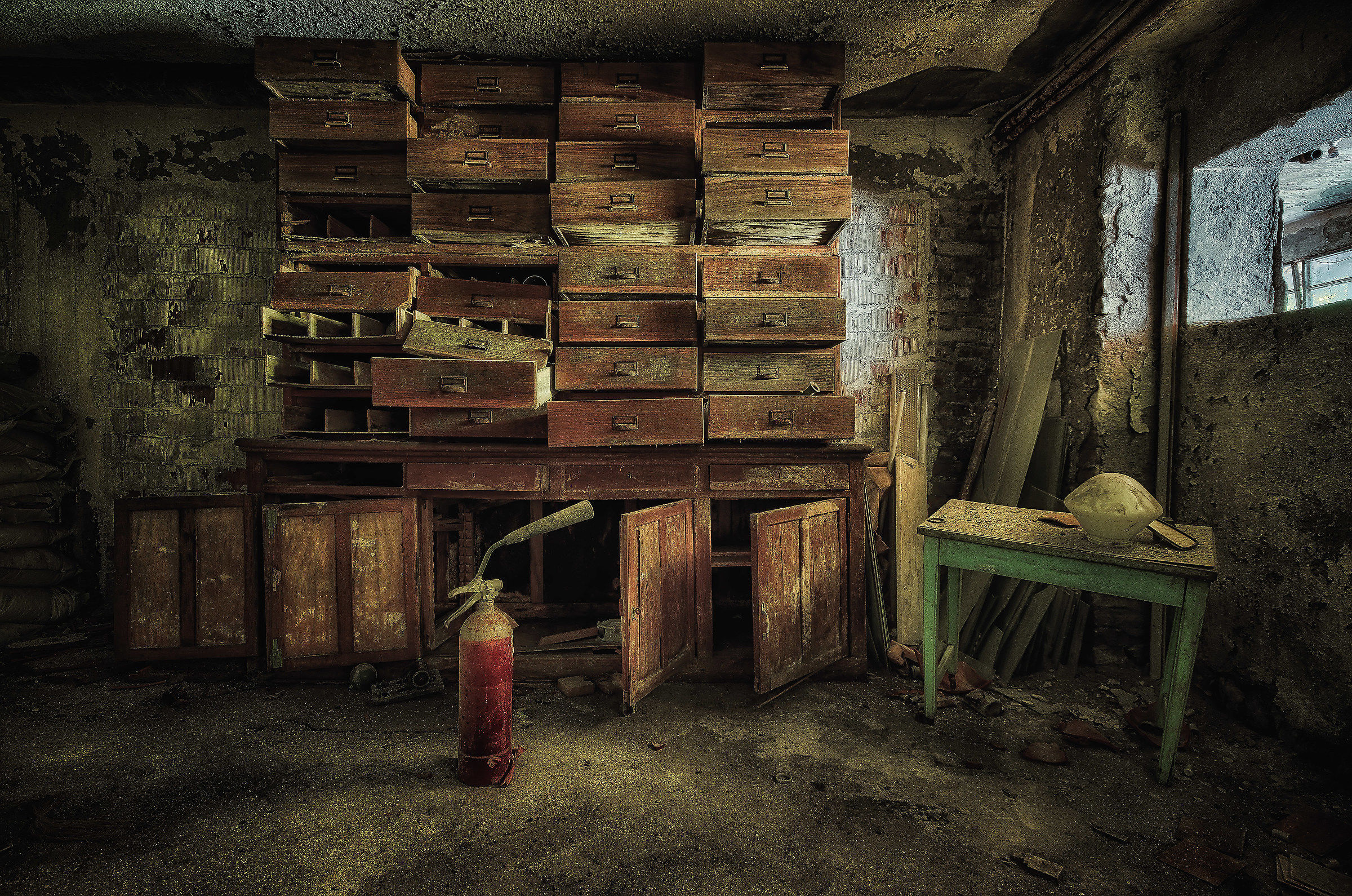 The hundred drawers ... Partisan Hospital