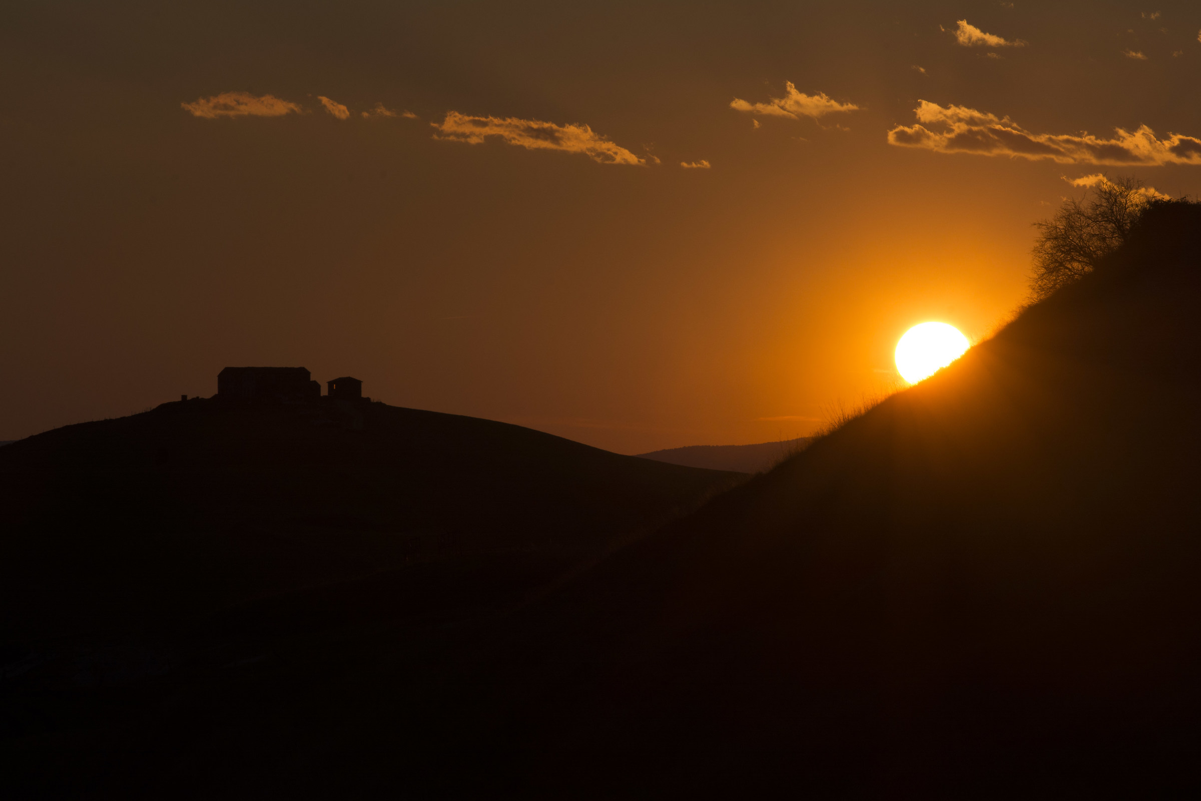 tramonto sulle crete