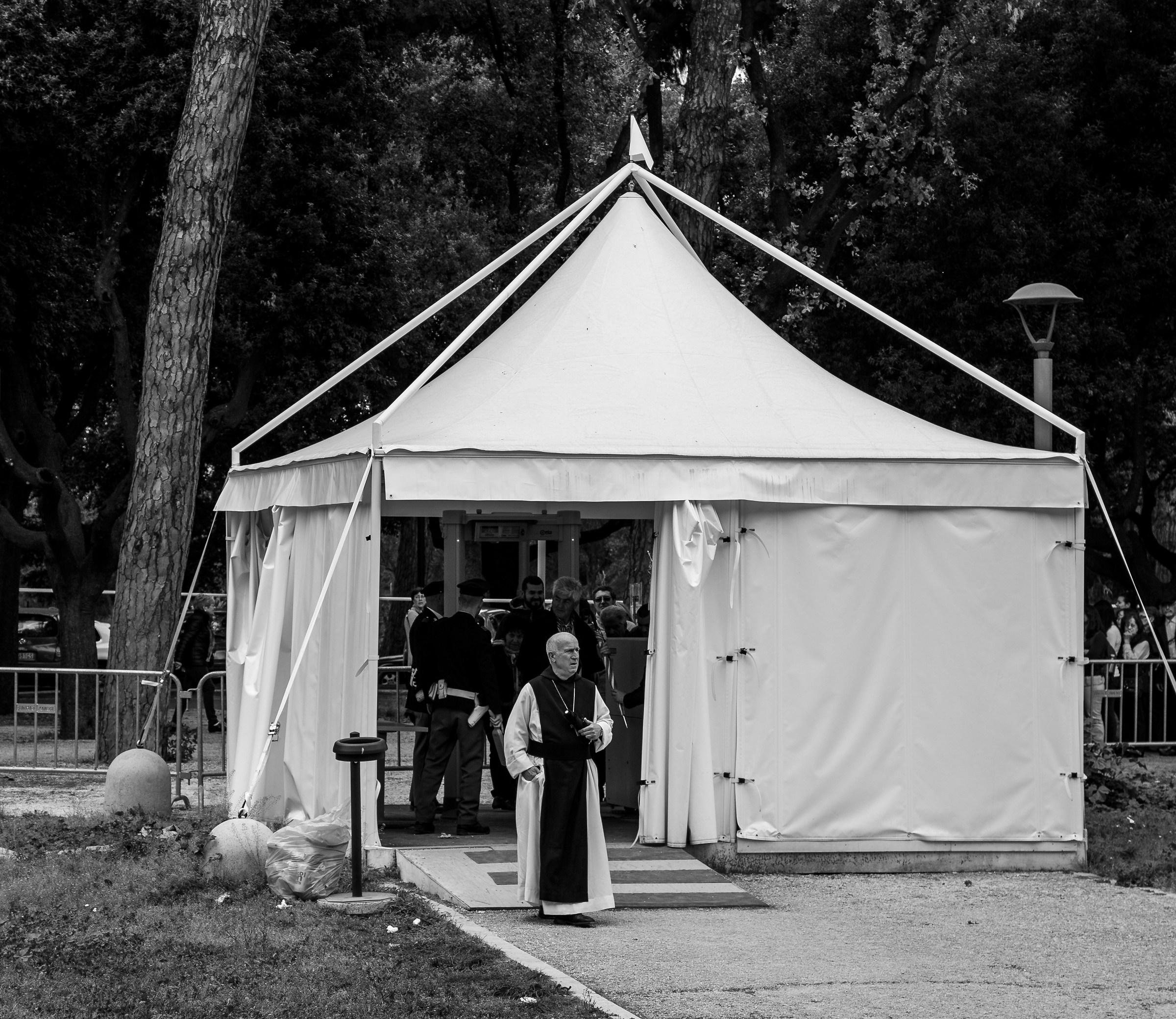 Ogni uscita è un'entrata in un altrove (Tom Stopp...