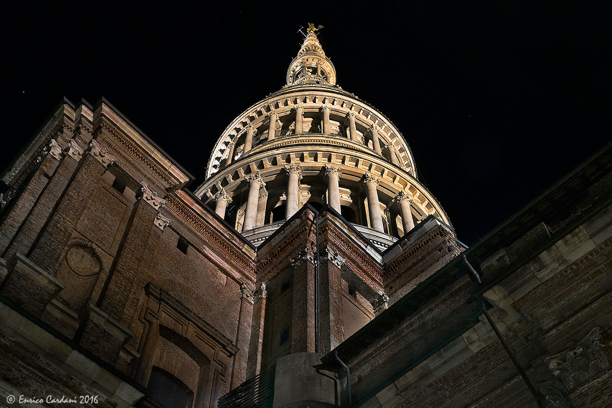 San Gaudenzio vertically