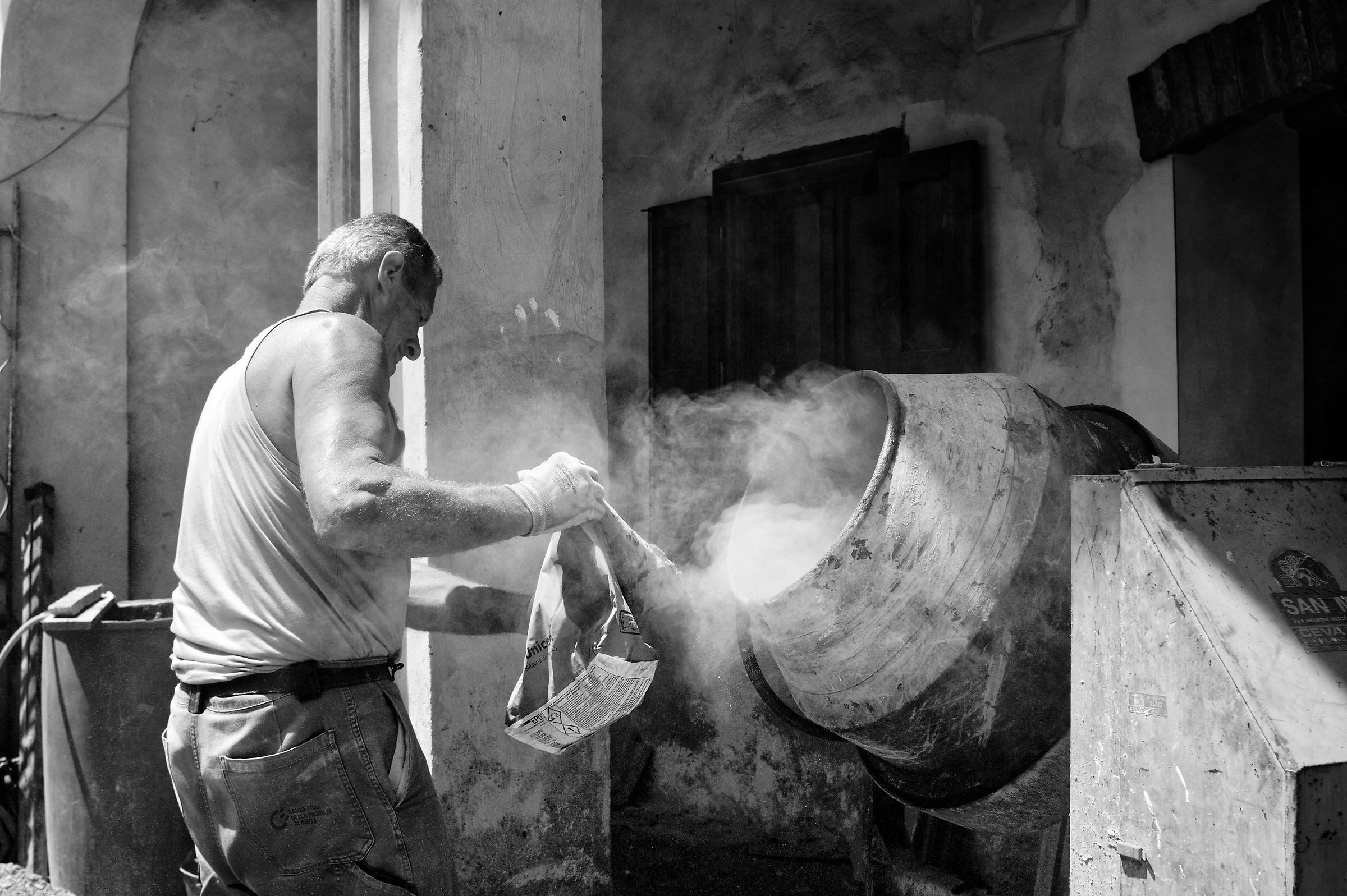 Carpenter, cement and concrete mixer