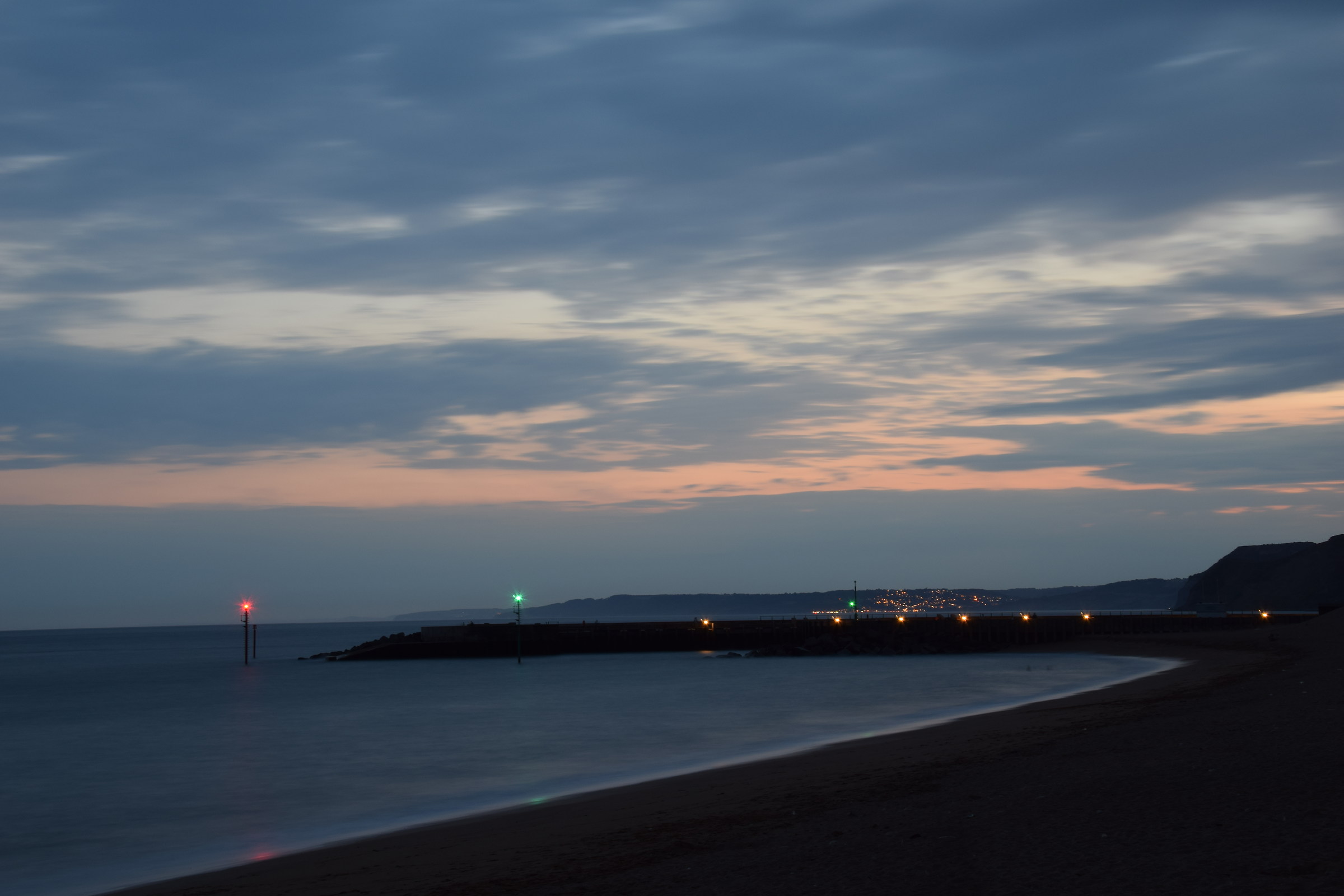 West Bay dopo il tramonto