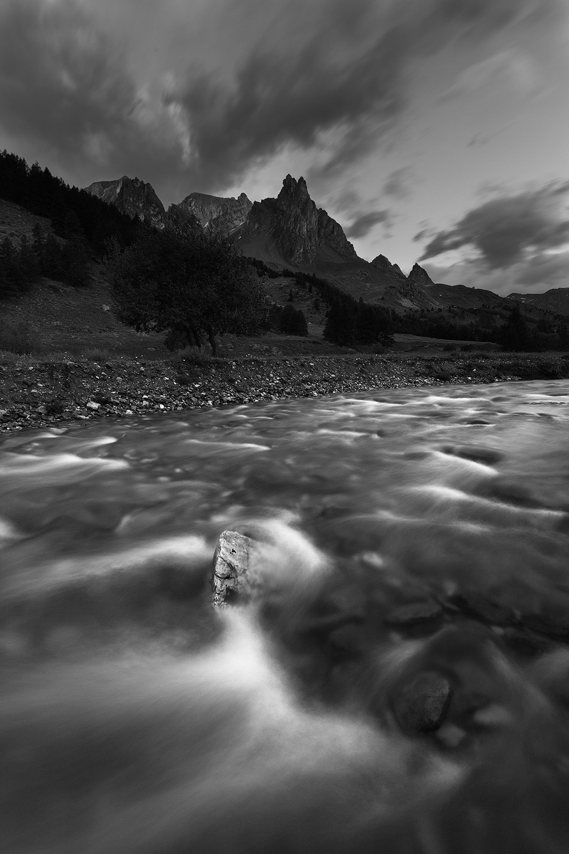 The Main de Crépin B & W