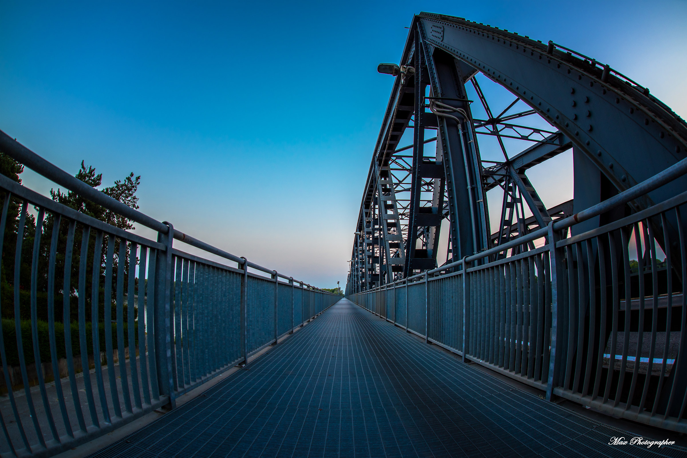 Il Lungo Ponte sul Fiume Po