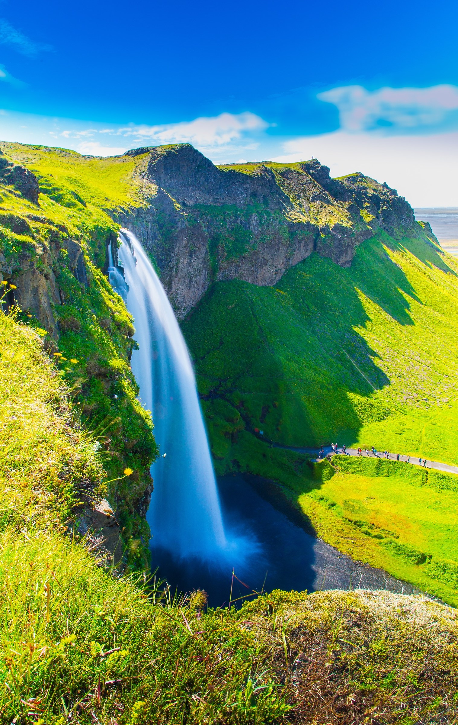 Seljalandfoss waterfall