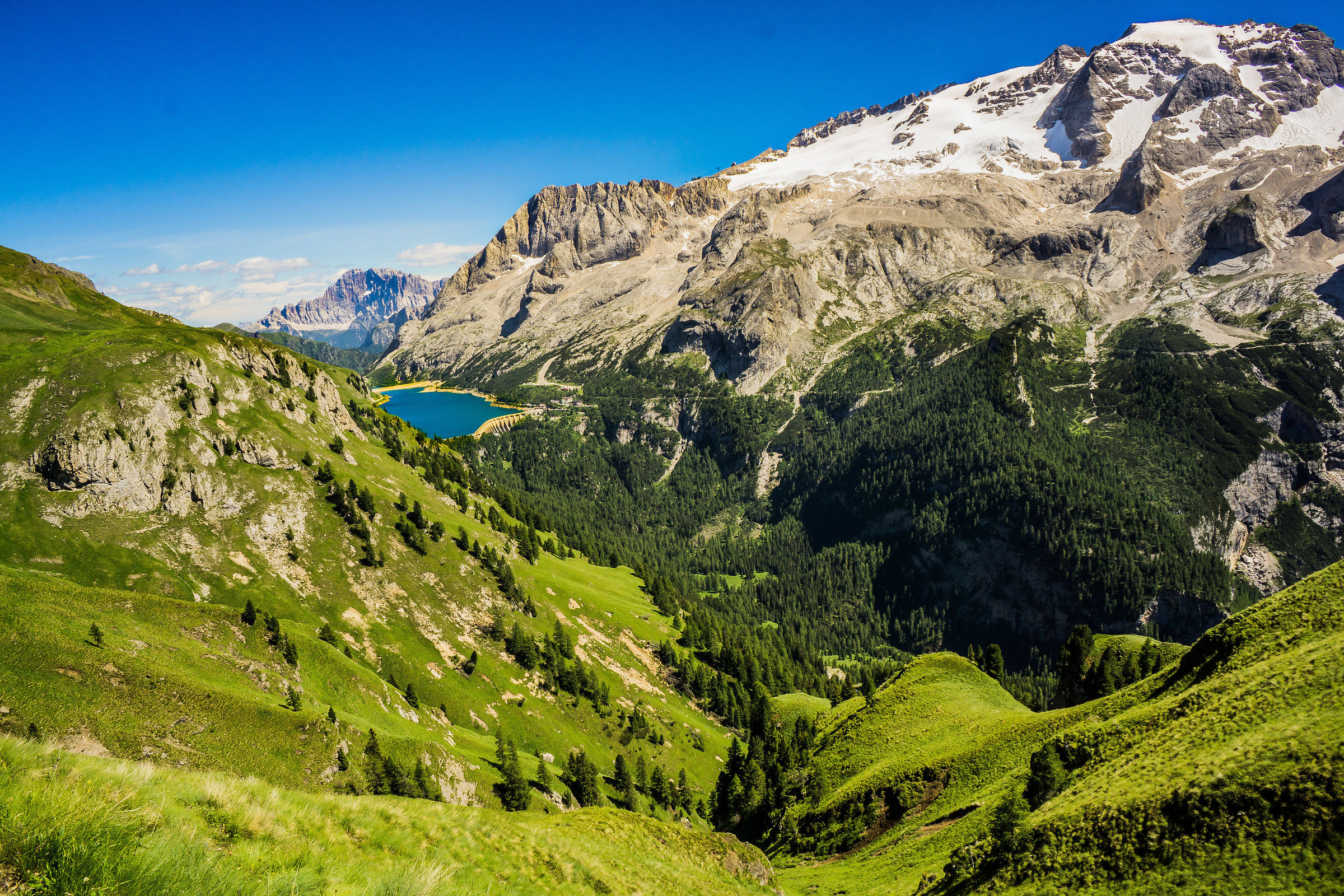 La Marmolada e il lago di Fedaia
