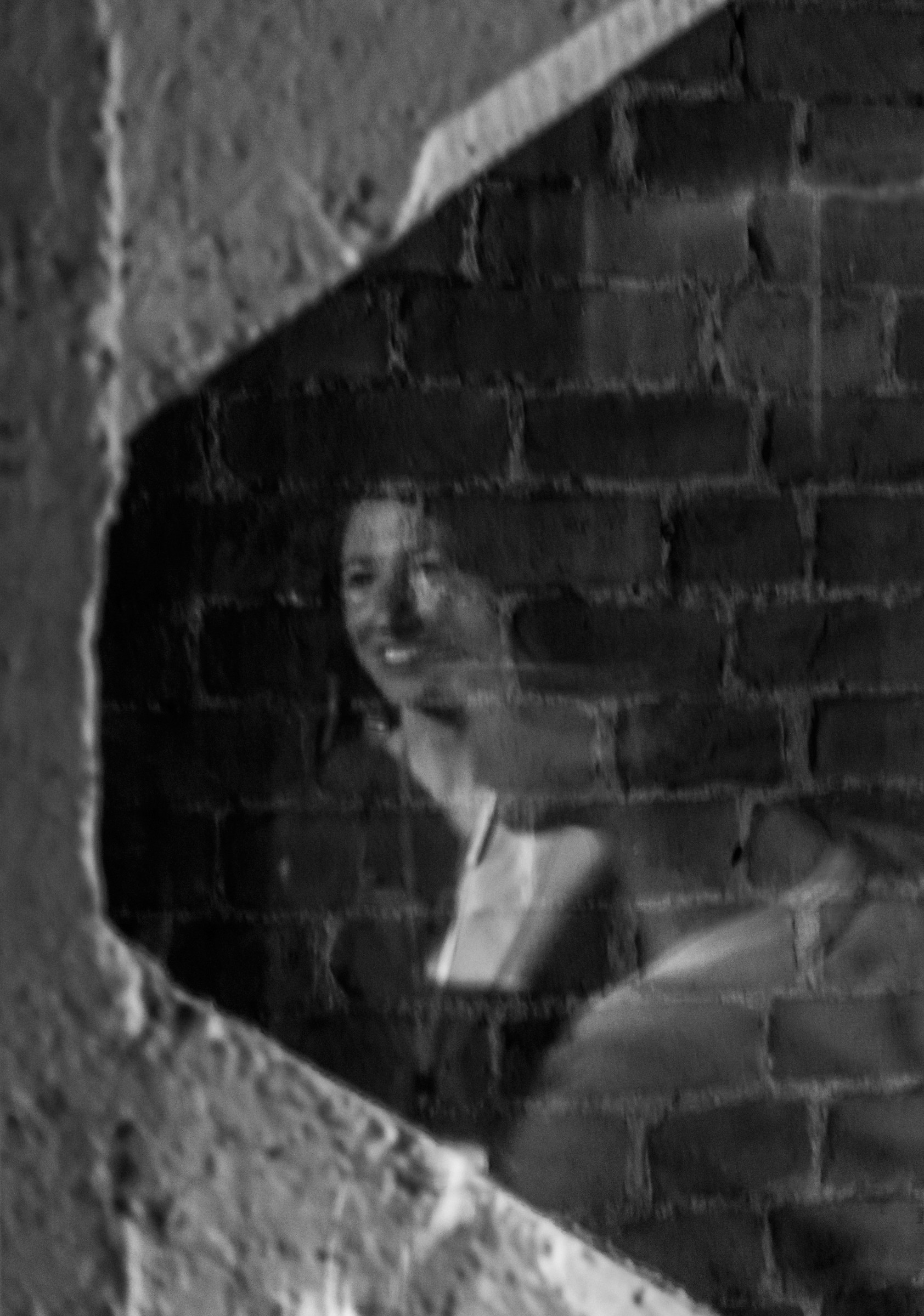 Ritratto riflesso sul muro.