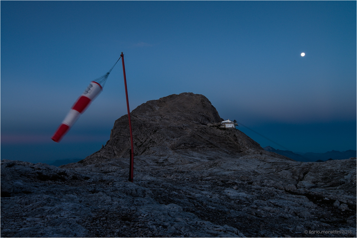 Only a few close friends ...