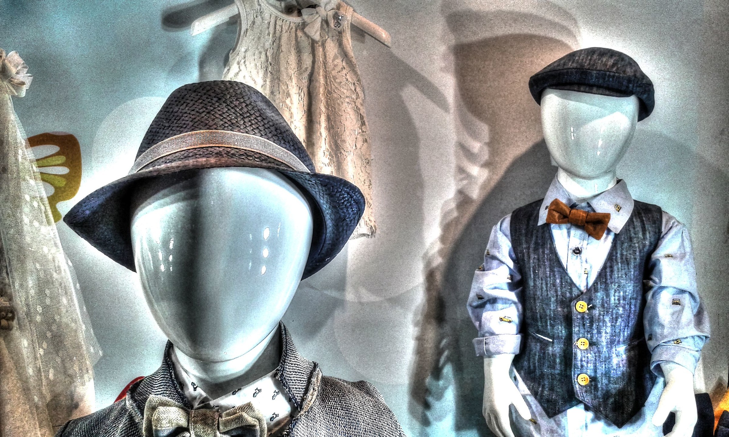 2 Mannequin surreale