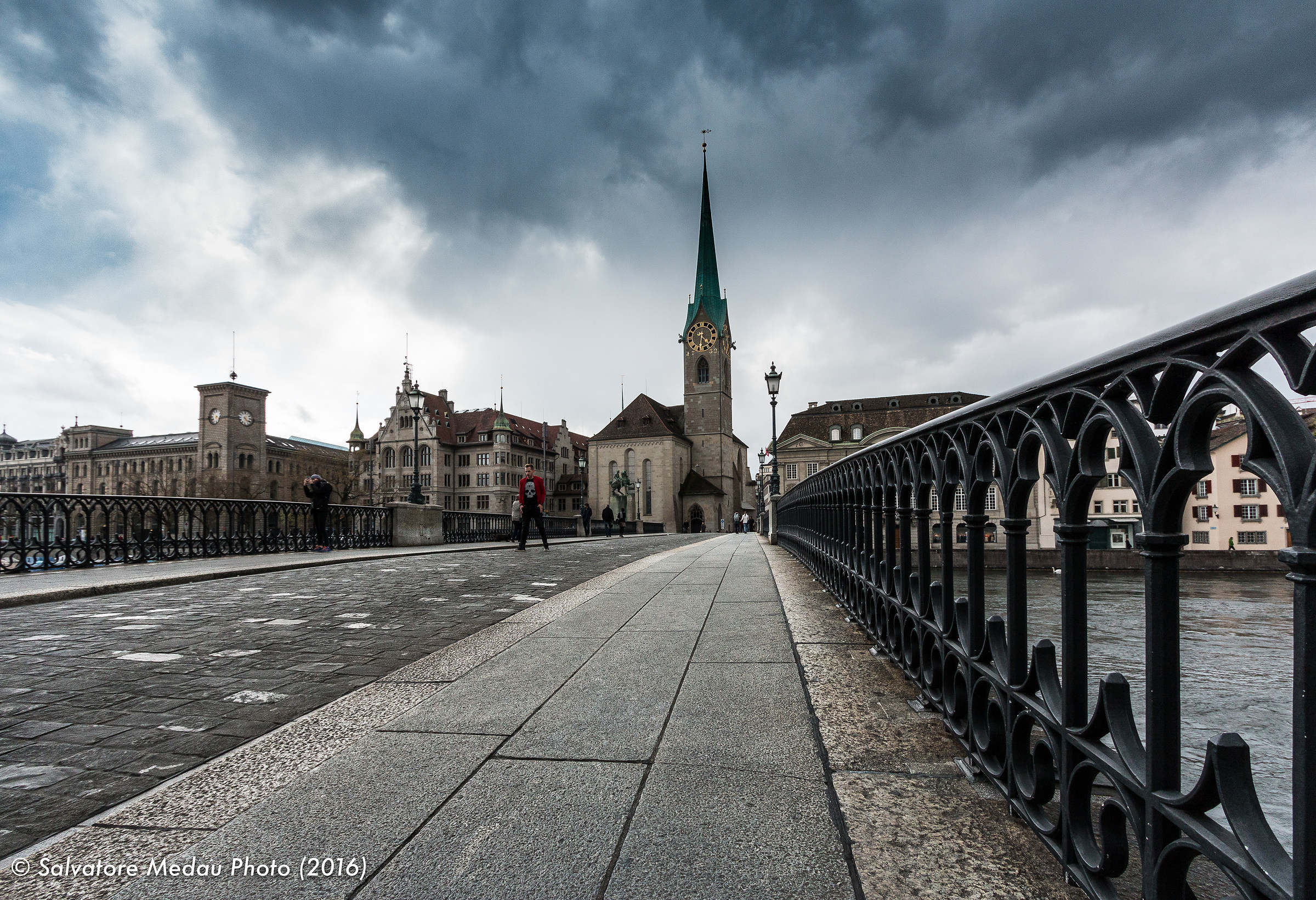 Il richiamo gotico di Fraumünster , Zurigo