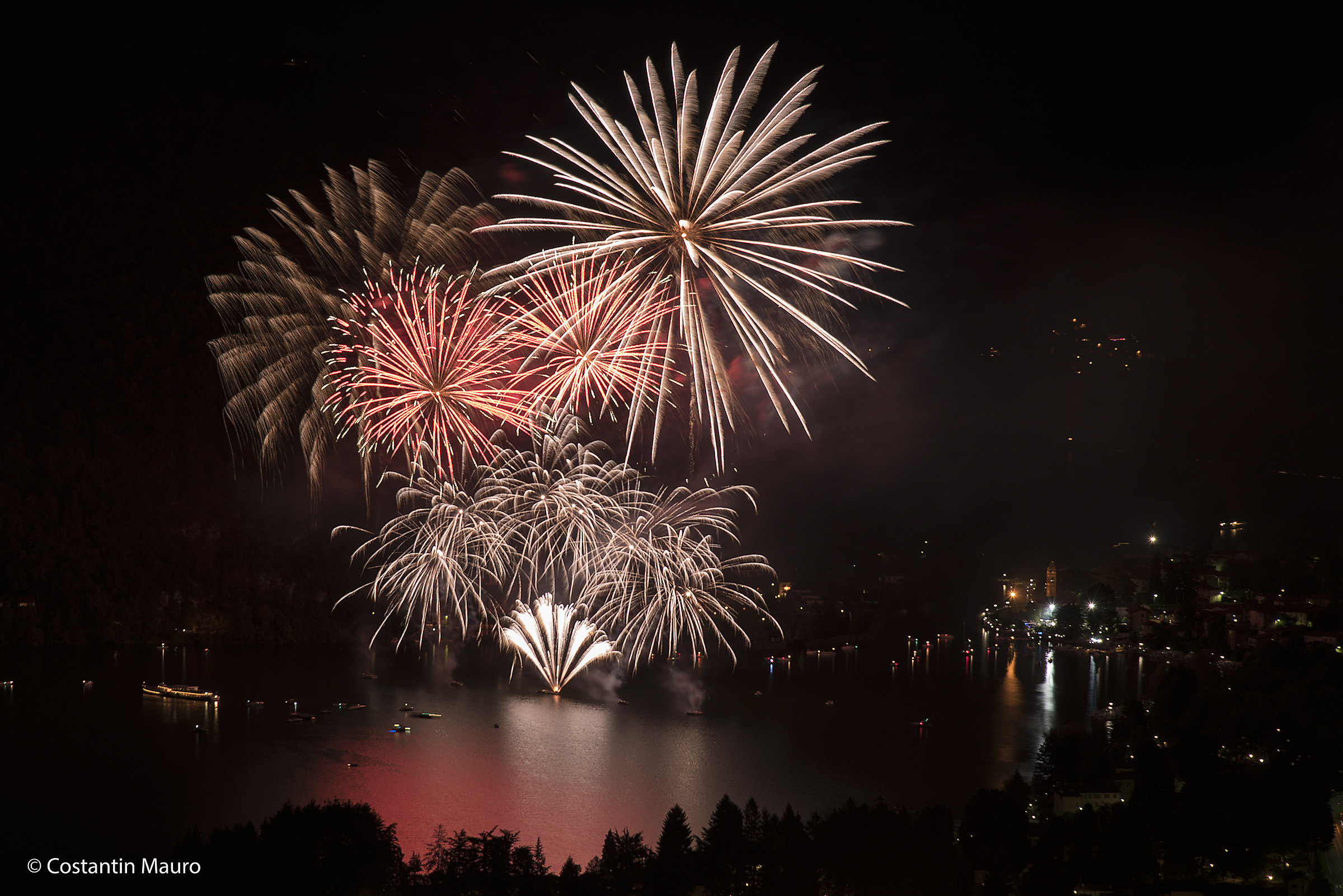 Lavena Ponte Tresa Fireworks