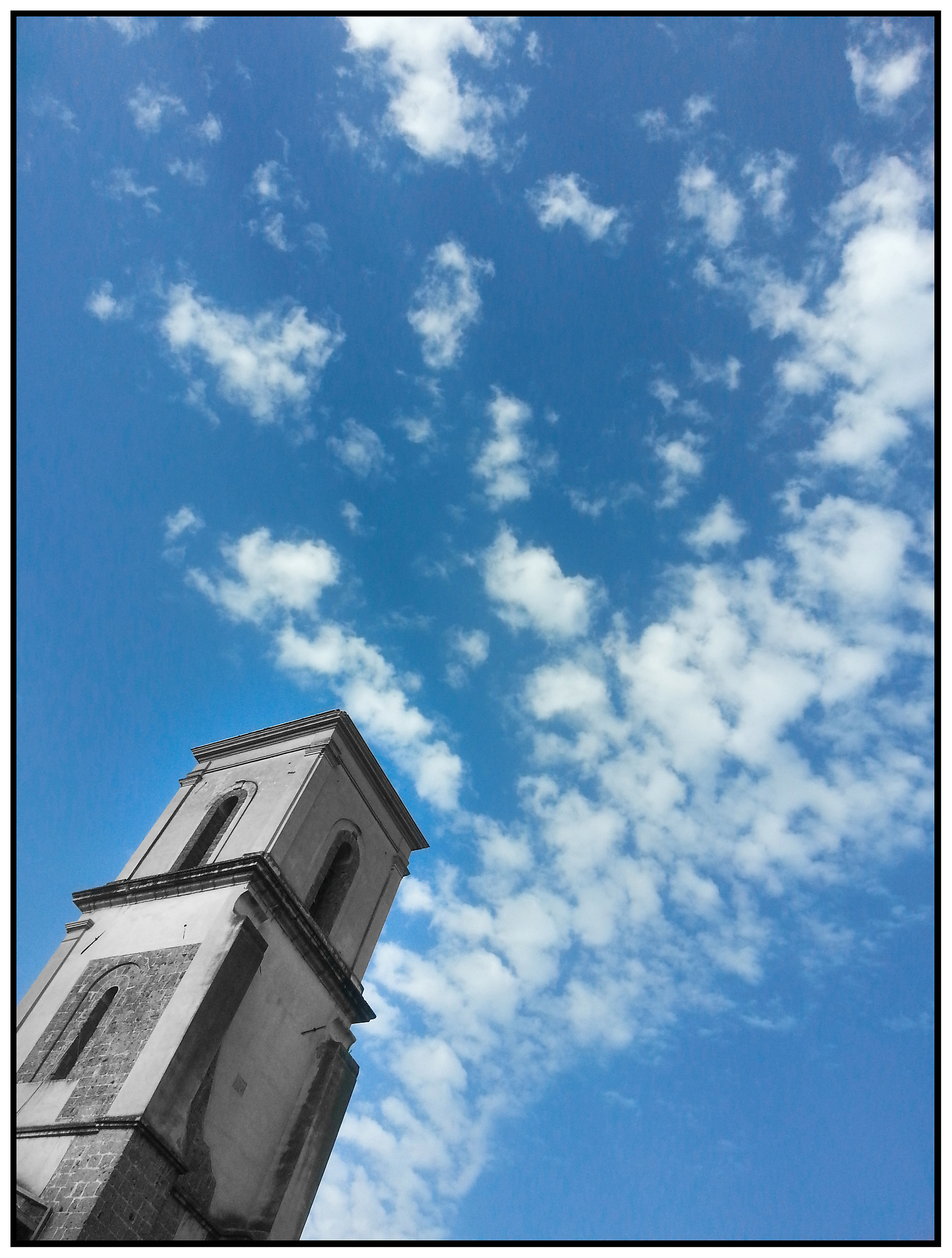Un campanile nel cielo